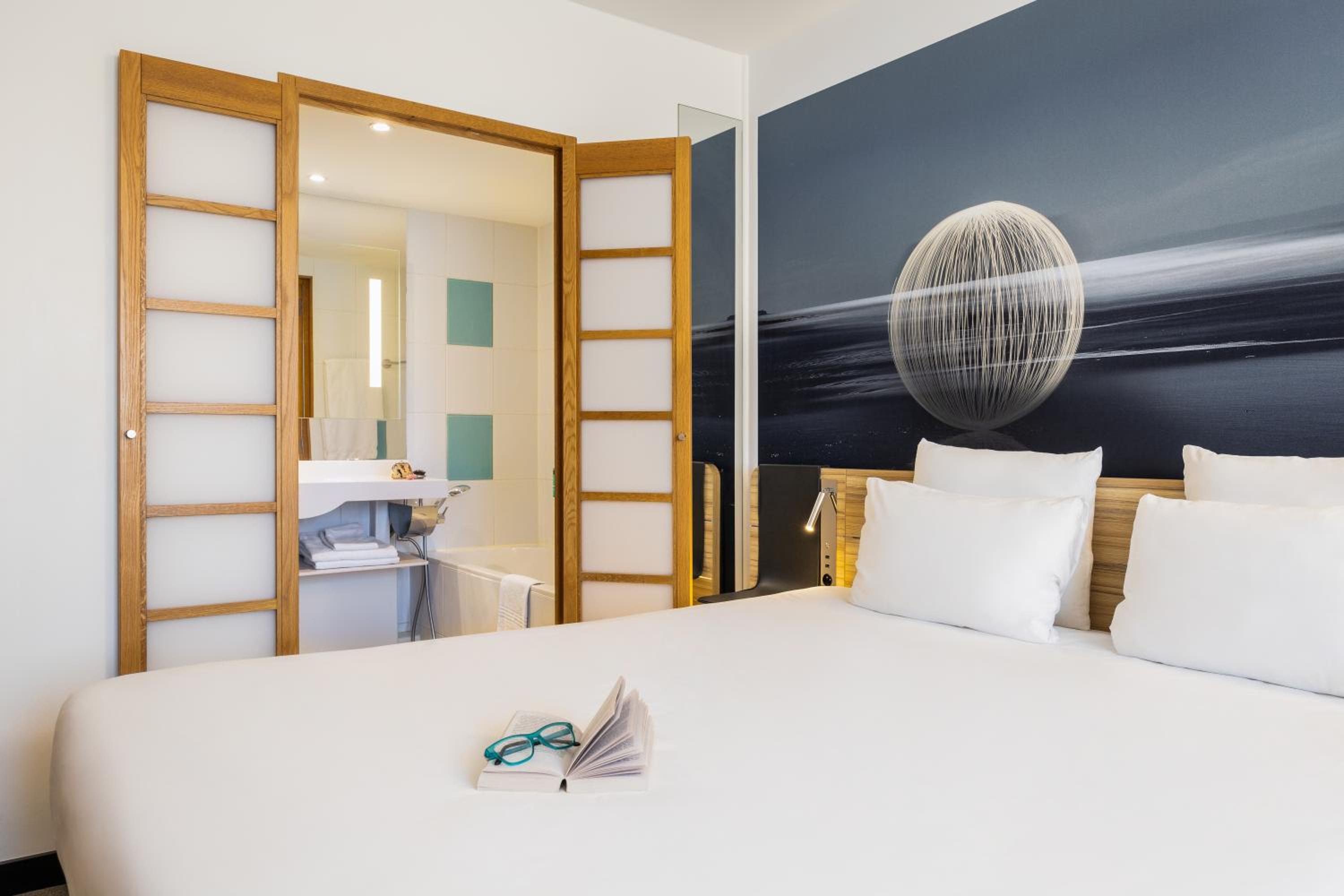 Superior Room with Double Bed and Sofa - Photo 3
