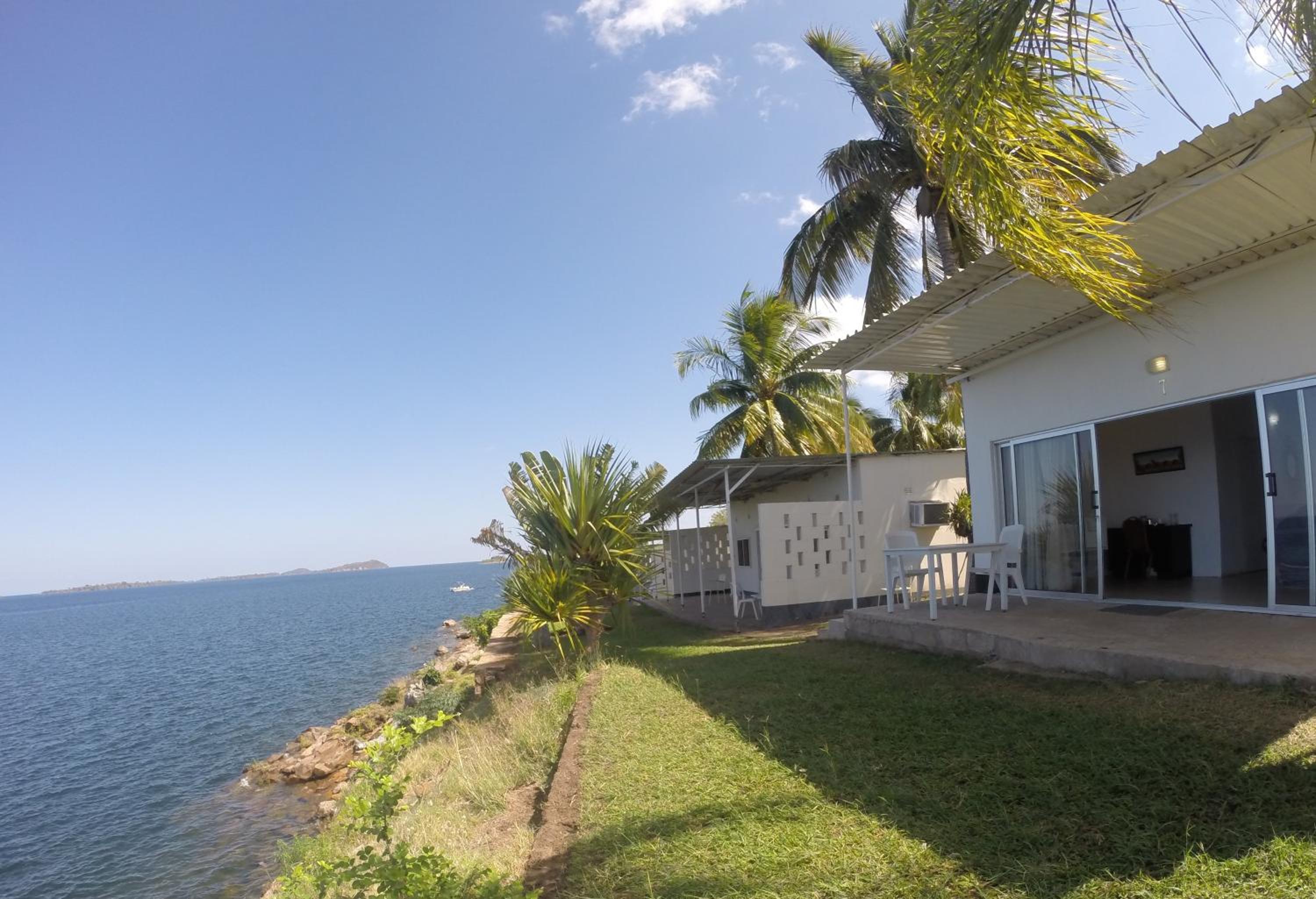 Standard Double or Twin Room with Lake View photo 3