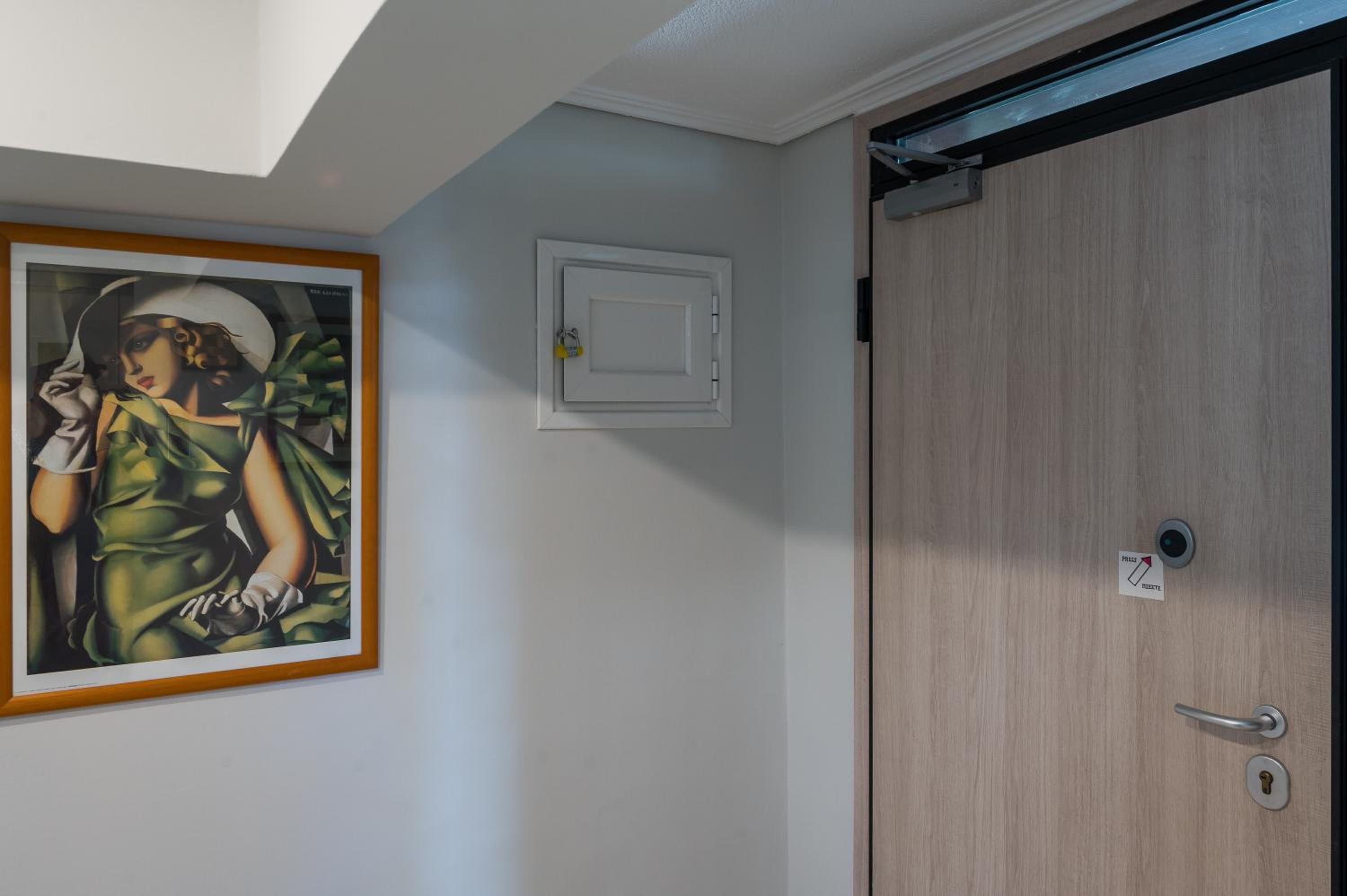 Apartment With Terrace photo 3