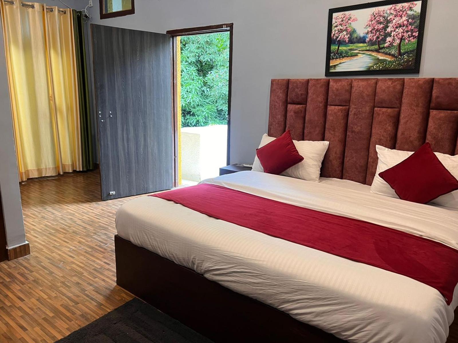 Deluxe Double Room photo 2