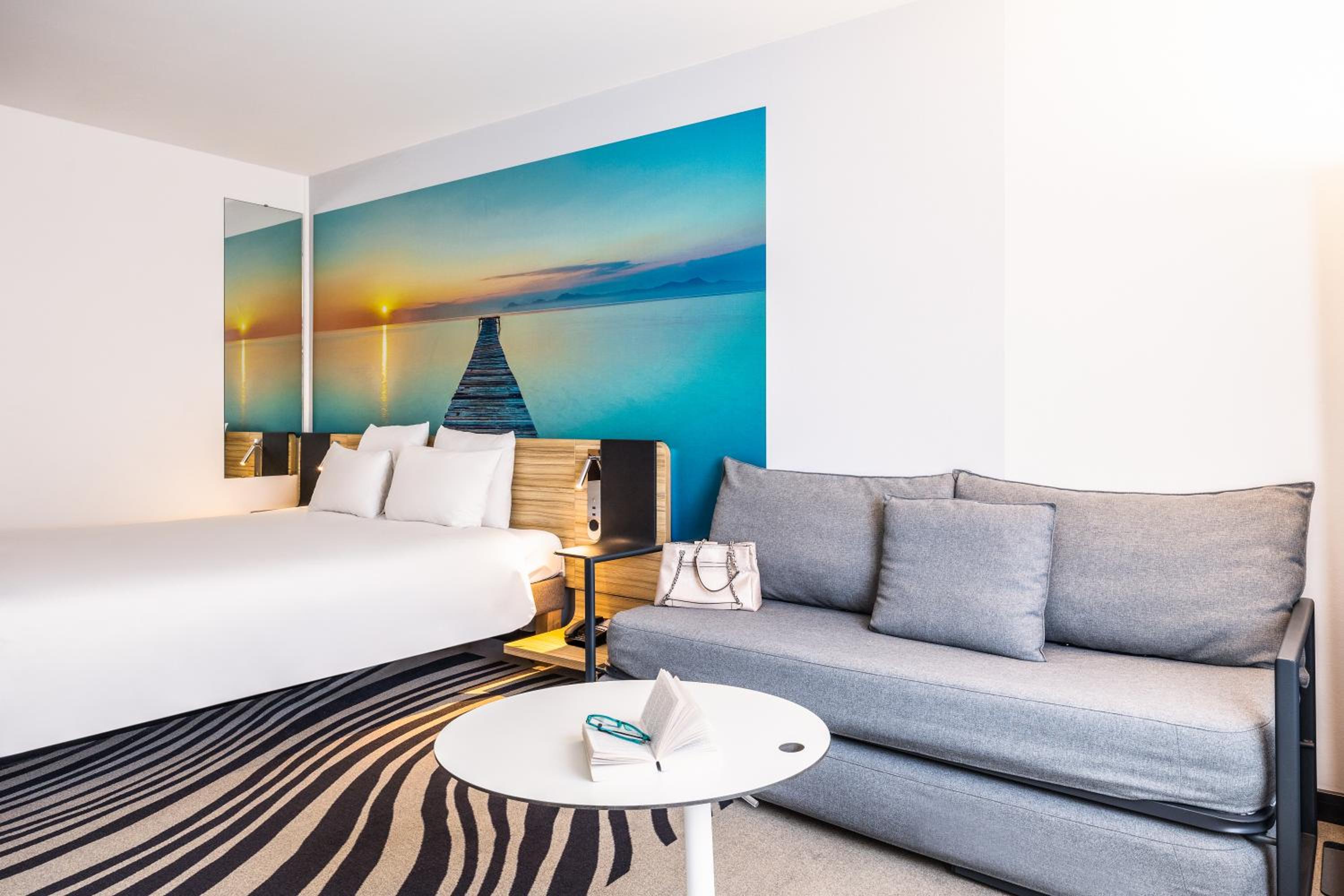 Executive Room - Photo 6