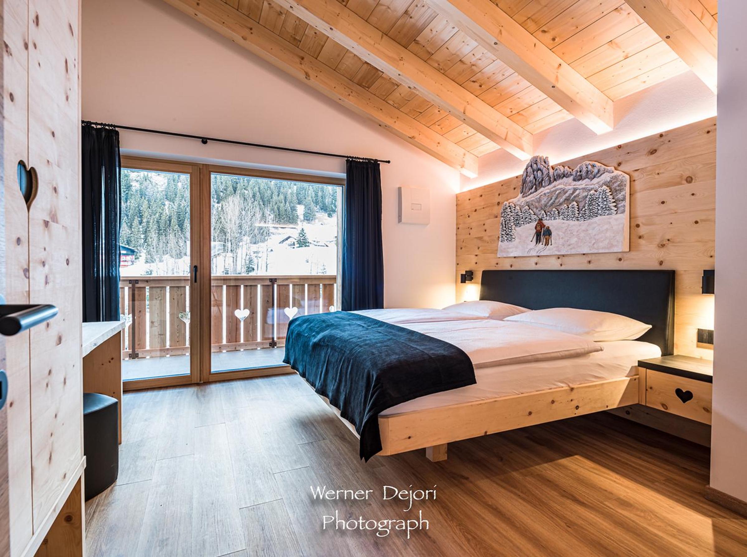 Two-Bedroom Deluxe Apartment with Garden View