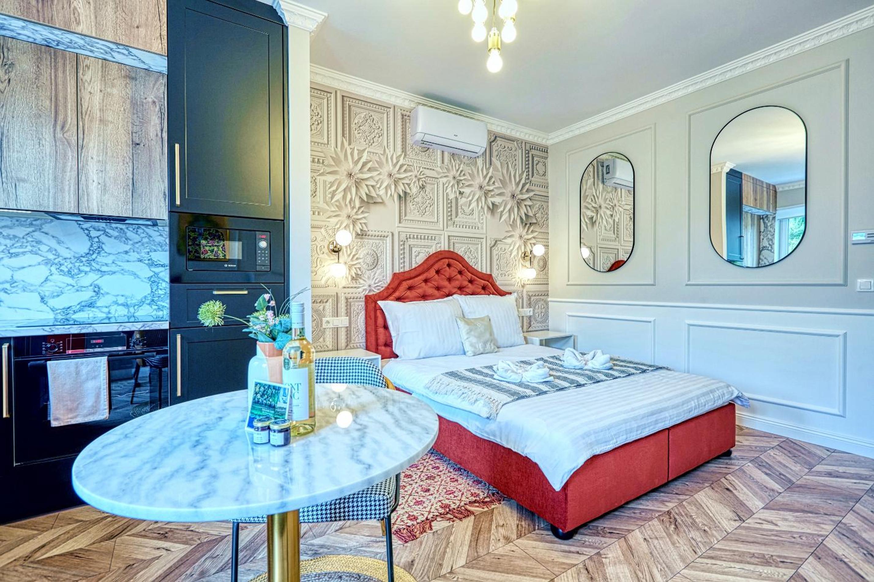 One-Bedroom Apartment - Photo 28