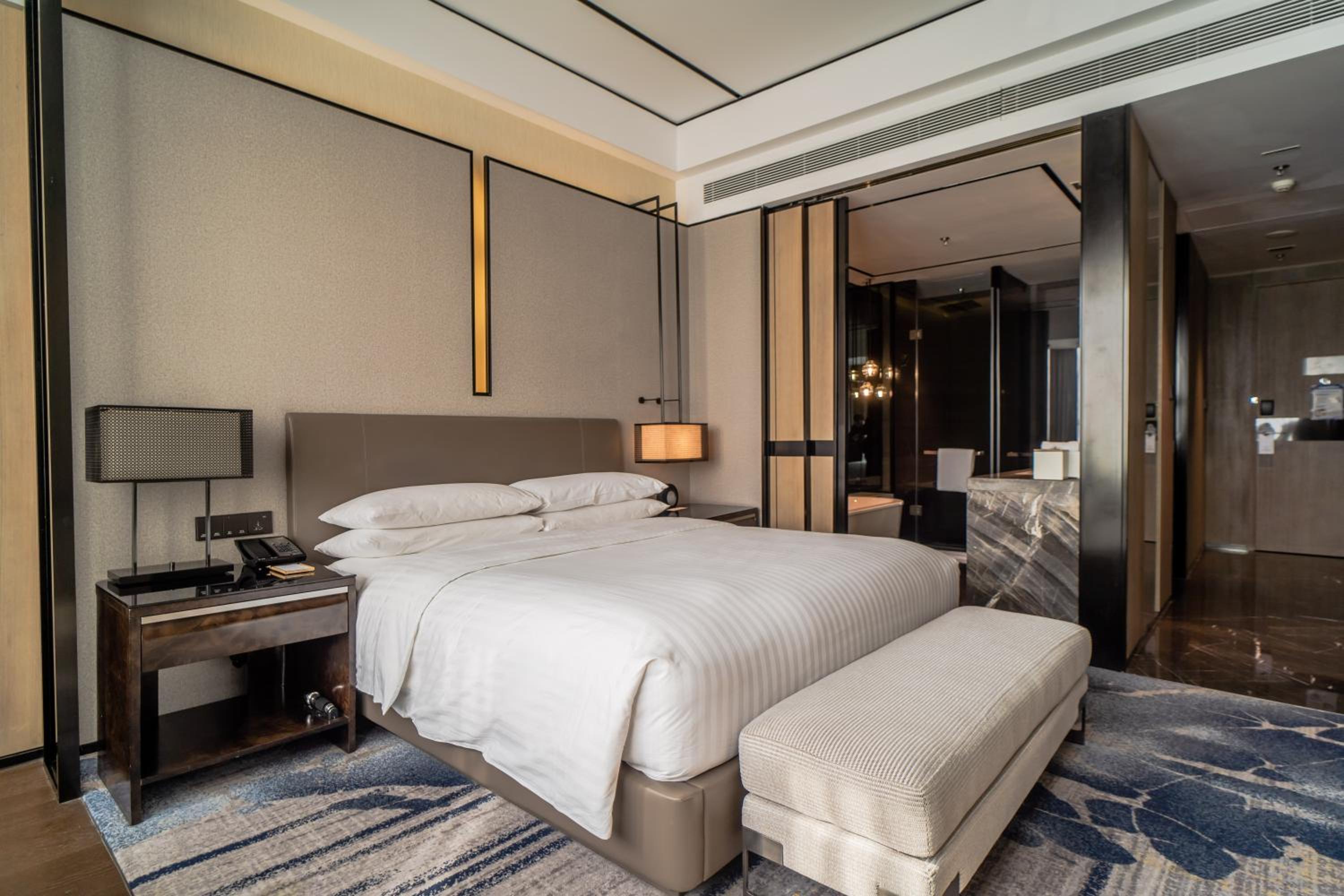 City View King Room