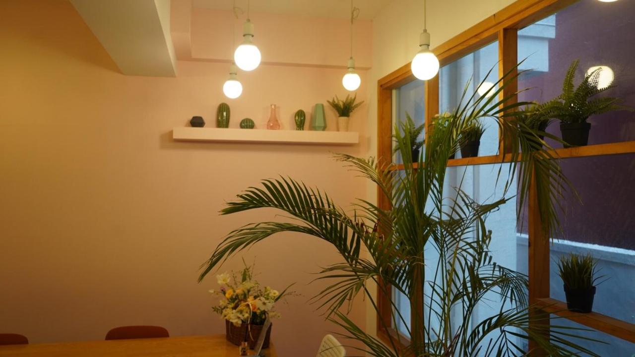 Small Twin Room - Photo 10
