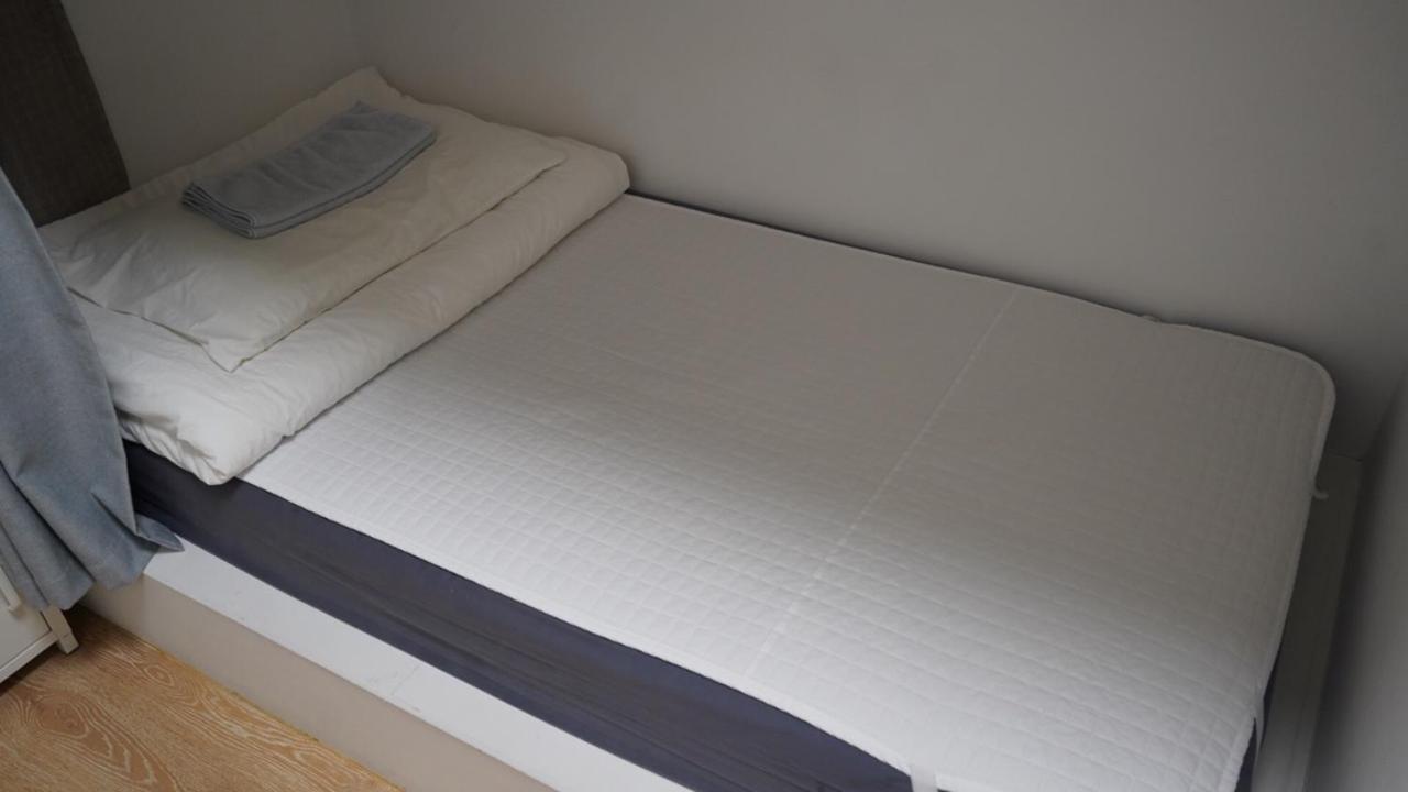 Small Twin Room - Photo 12