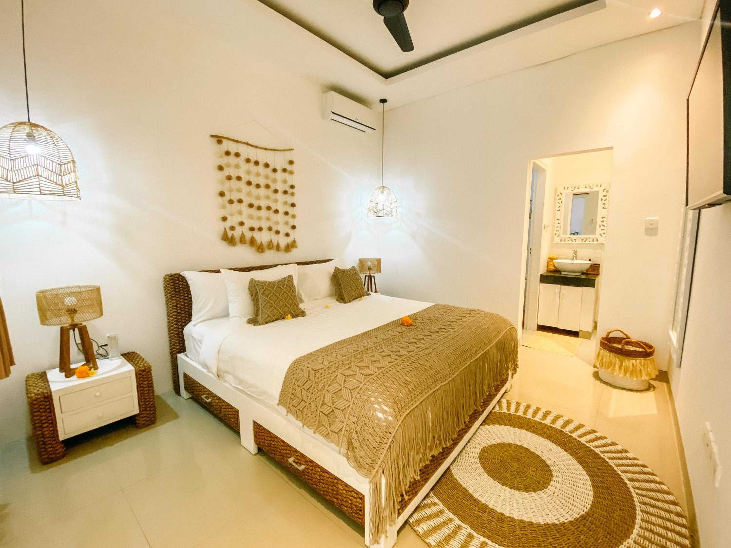 Three-Bedroom Villa photo 3