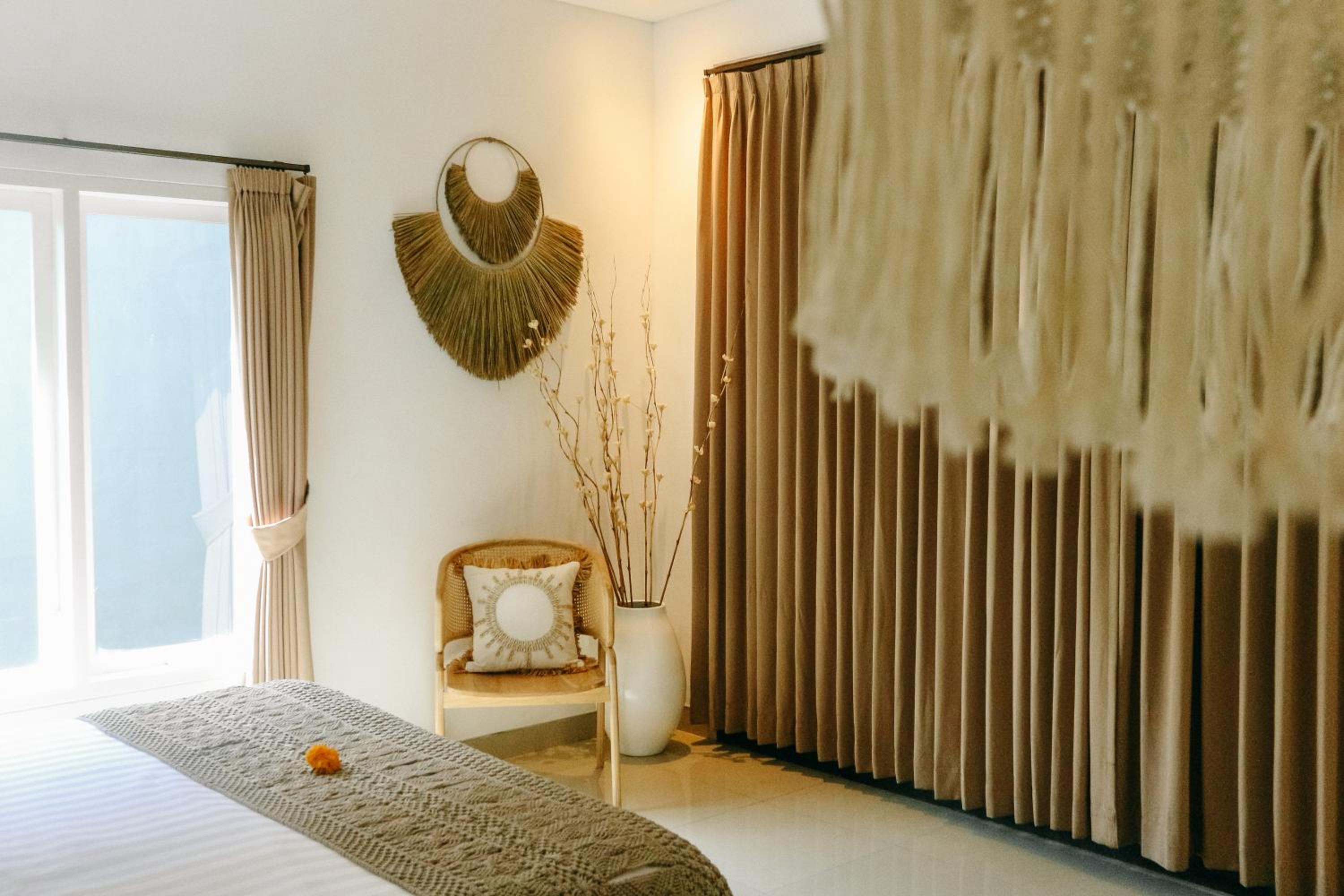 Three-Bedroom Villa photo 2