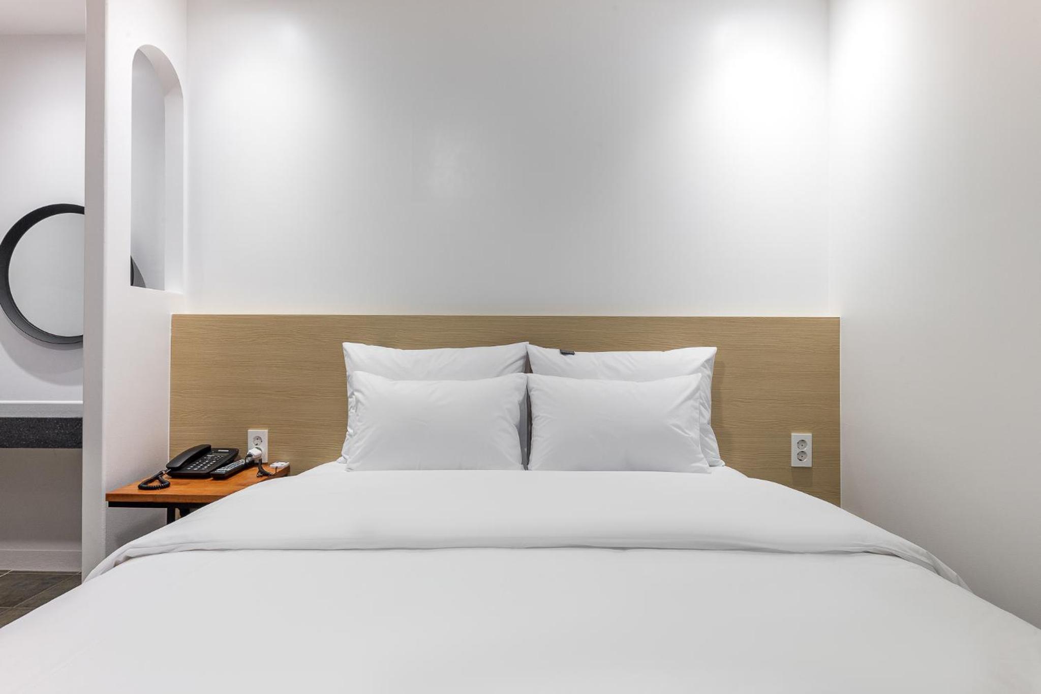 Standard Double Room - Photo 7