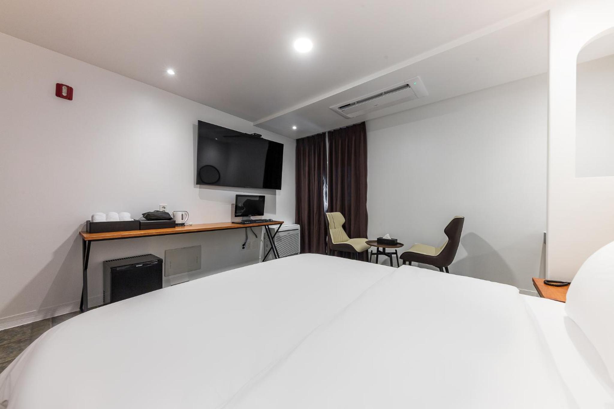 Standard Double Room - Photo 4
