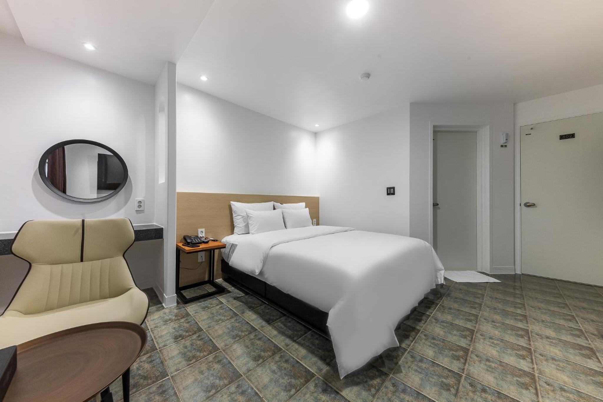 Standard Double Room - Photo 2