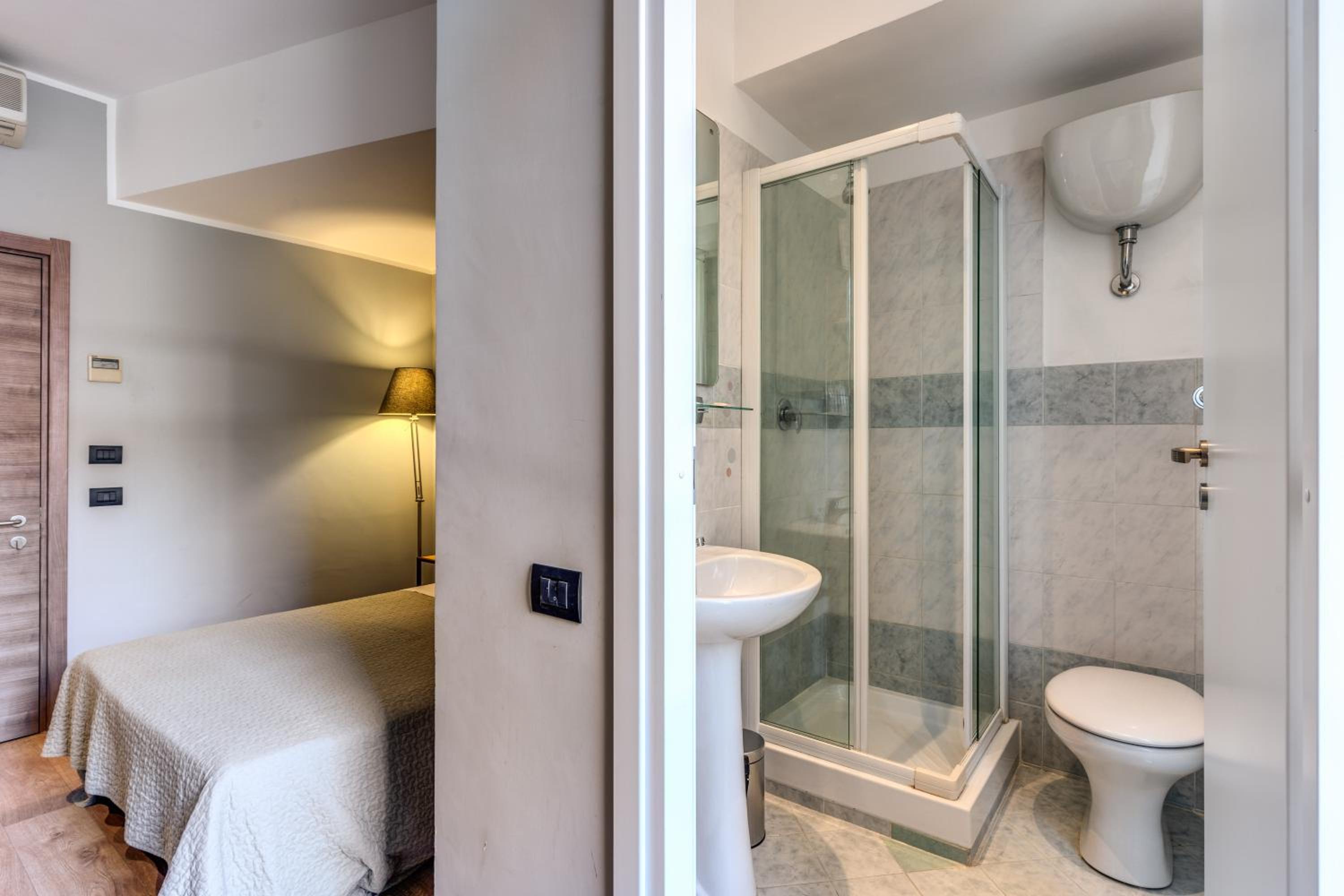 Small Double Room photo 2