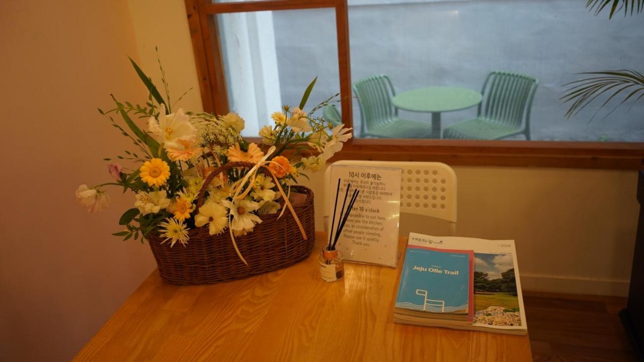 Family Room - Photo 10