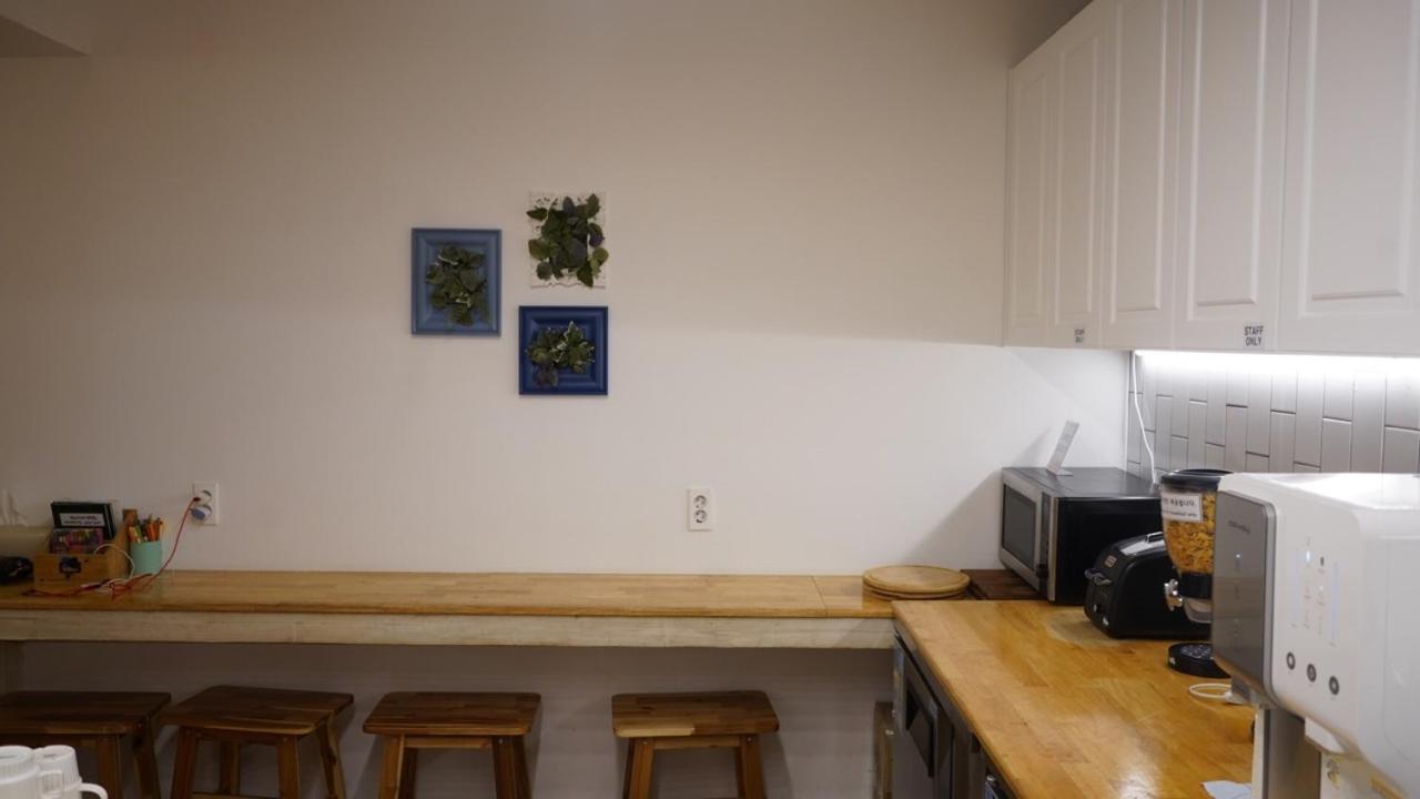 Family Room - Photo 9