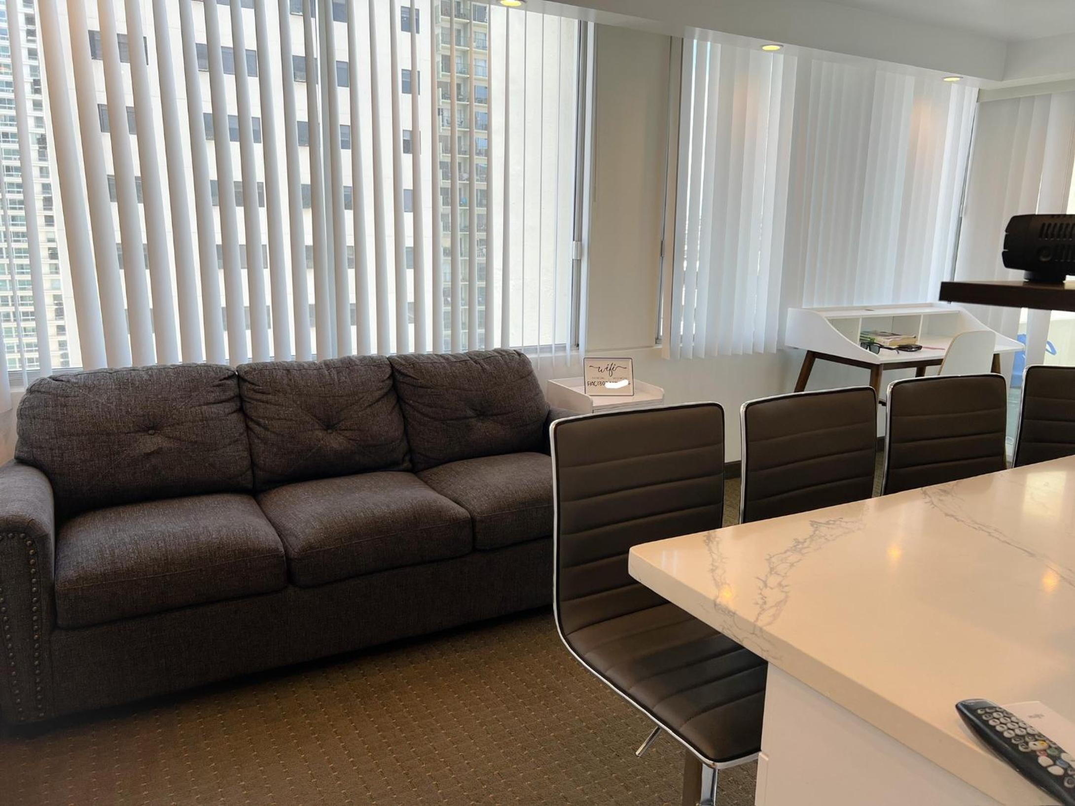 One-Bedroom Apartment thumbnail 6