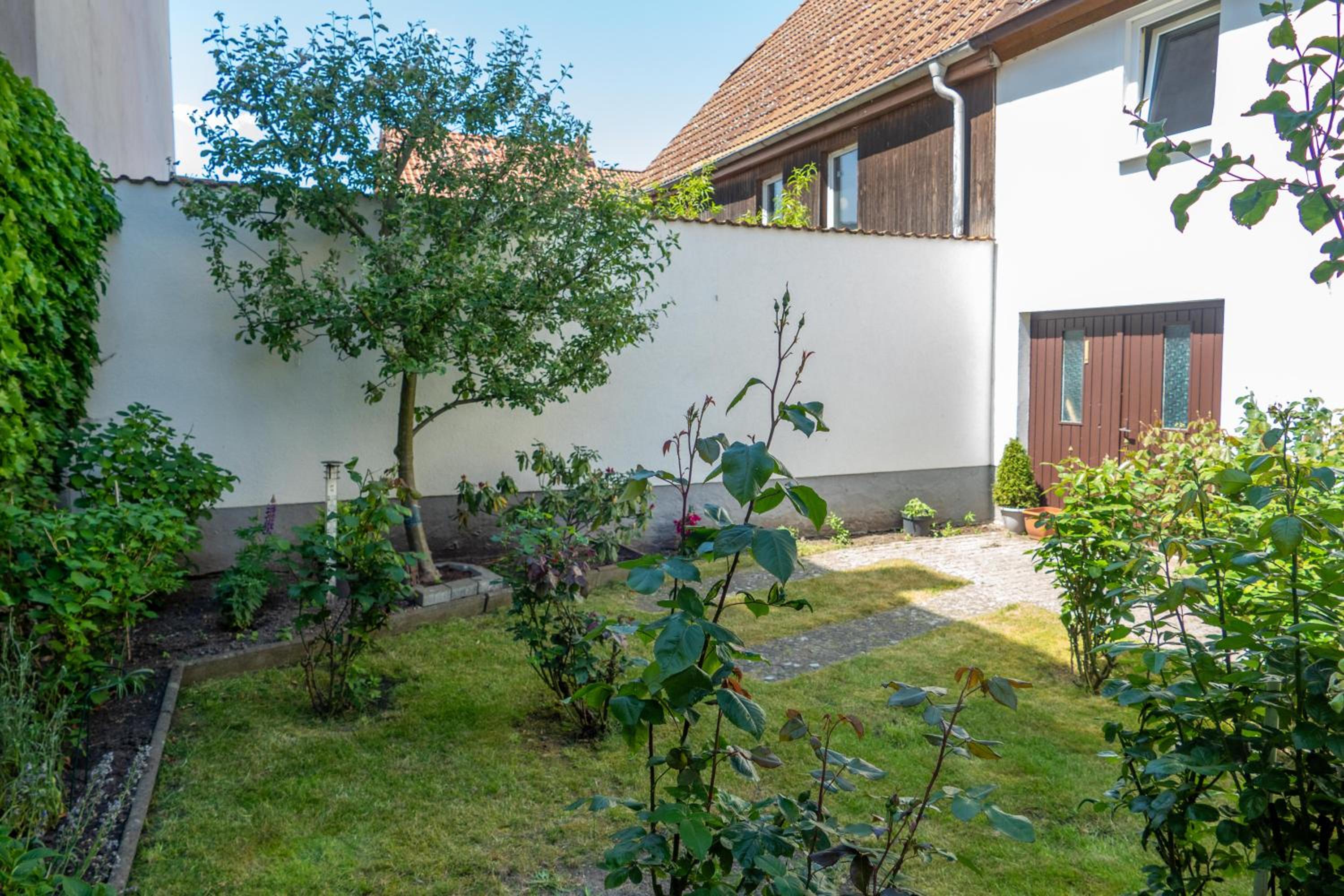 Four-Bedroom House photo 2
