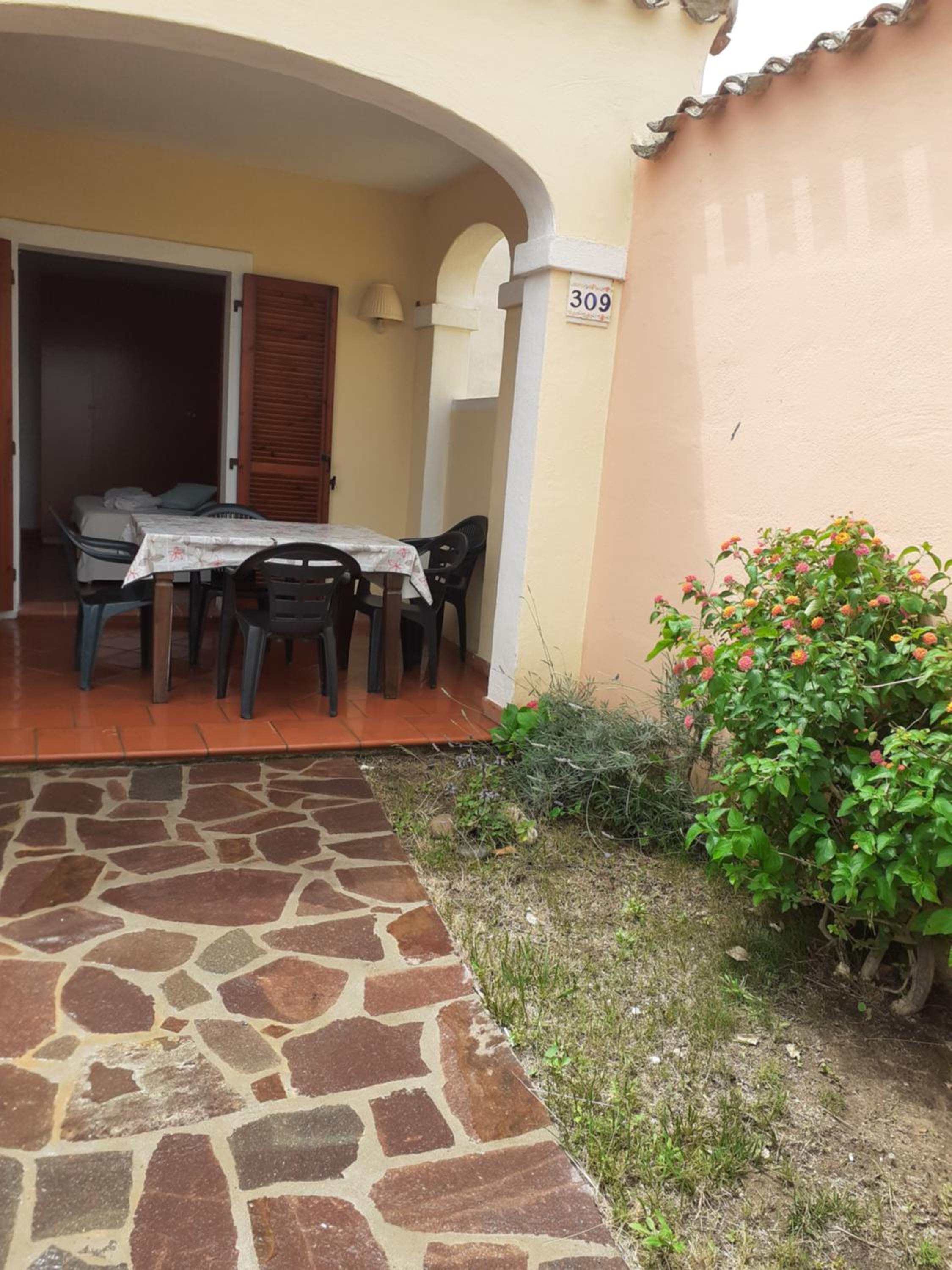 Apartment with Garden View - Photo 12