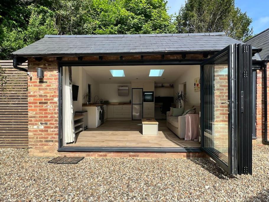 One-Bedroom House photo 1