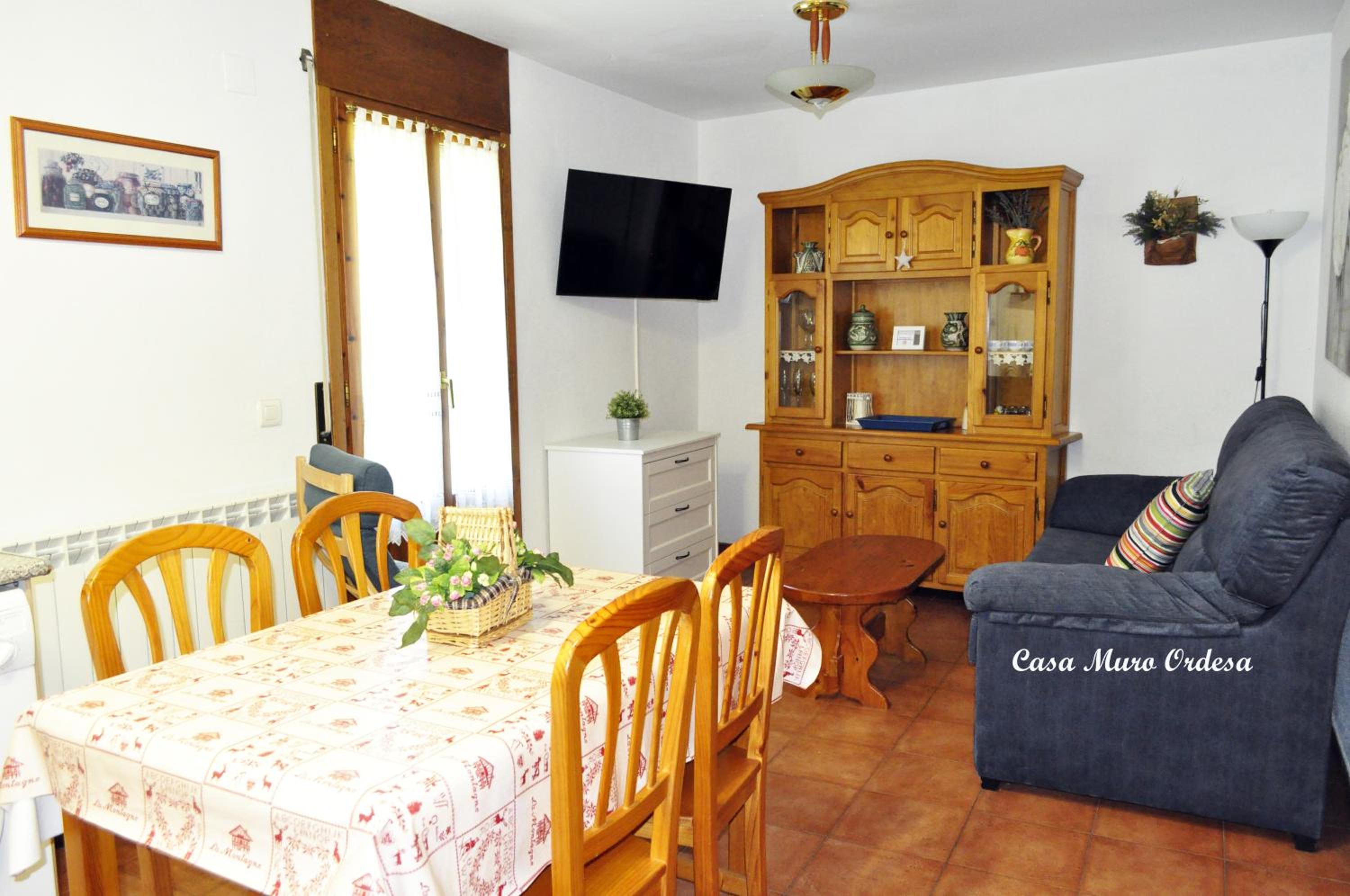 Two-Bedroom Apartment with Balcony photo 3