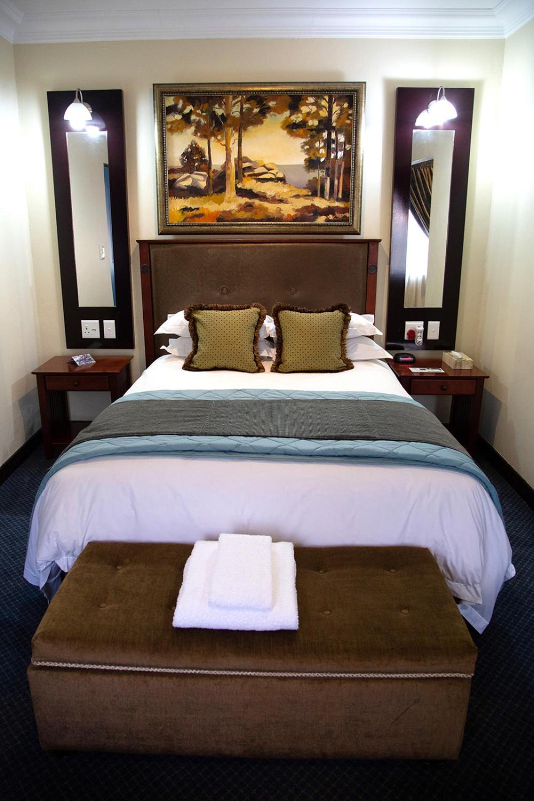 Basic Queen Room photo 3