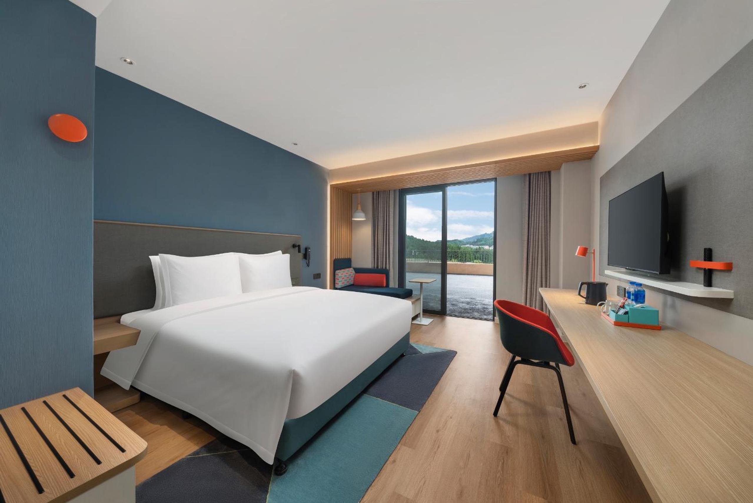 Standard King Room with Balcony