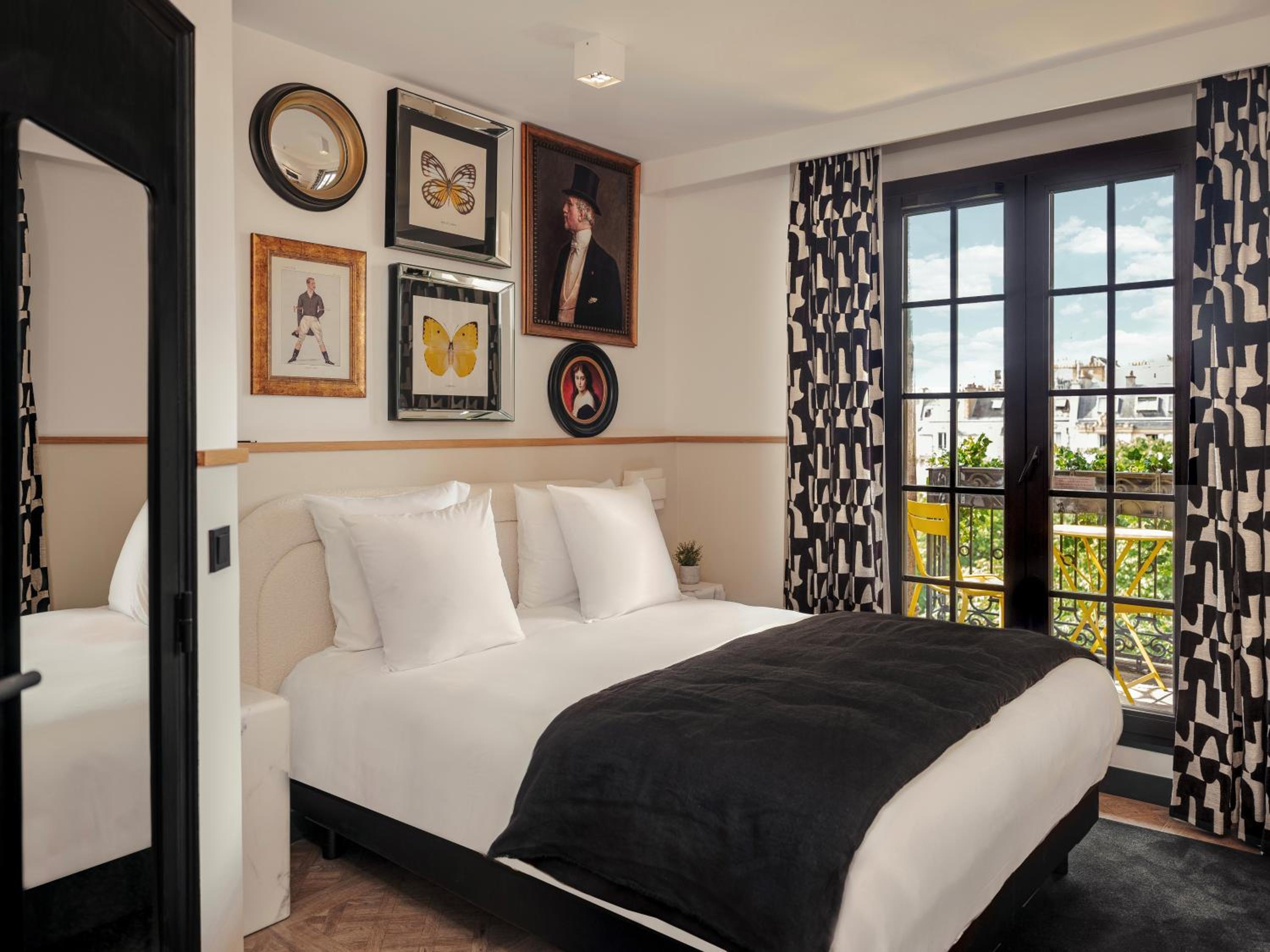 Comfort Double Room with Balcony Paris View  photo 2