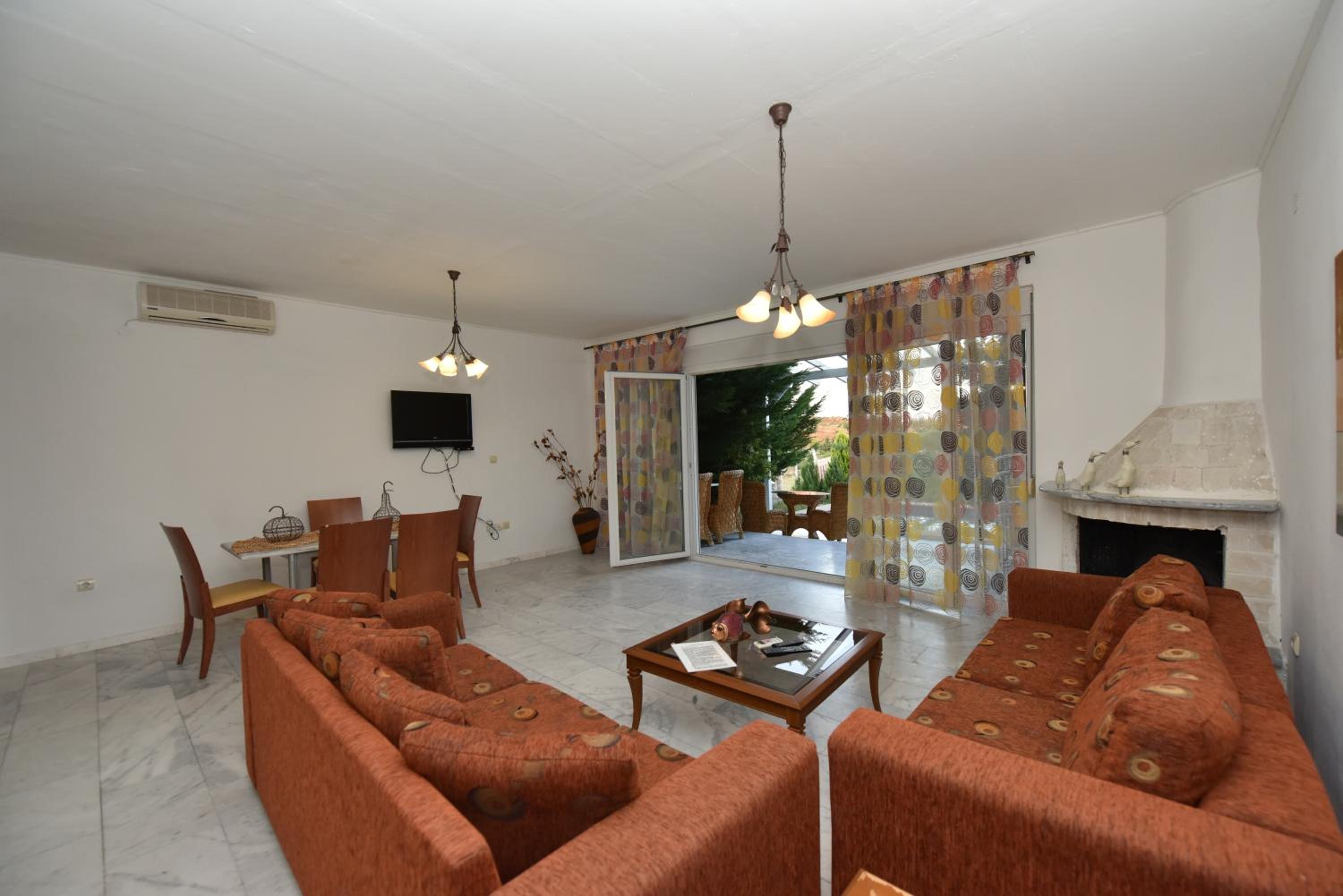 Three-Bedroom Villa photo 3