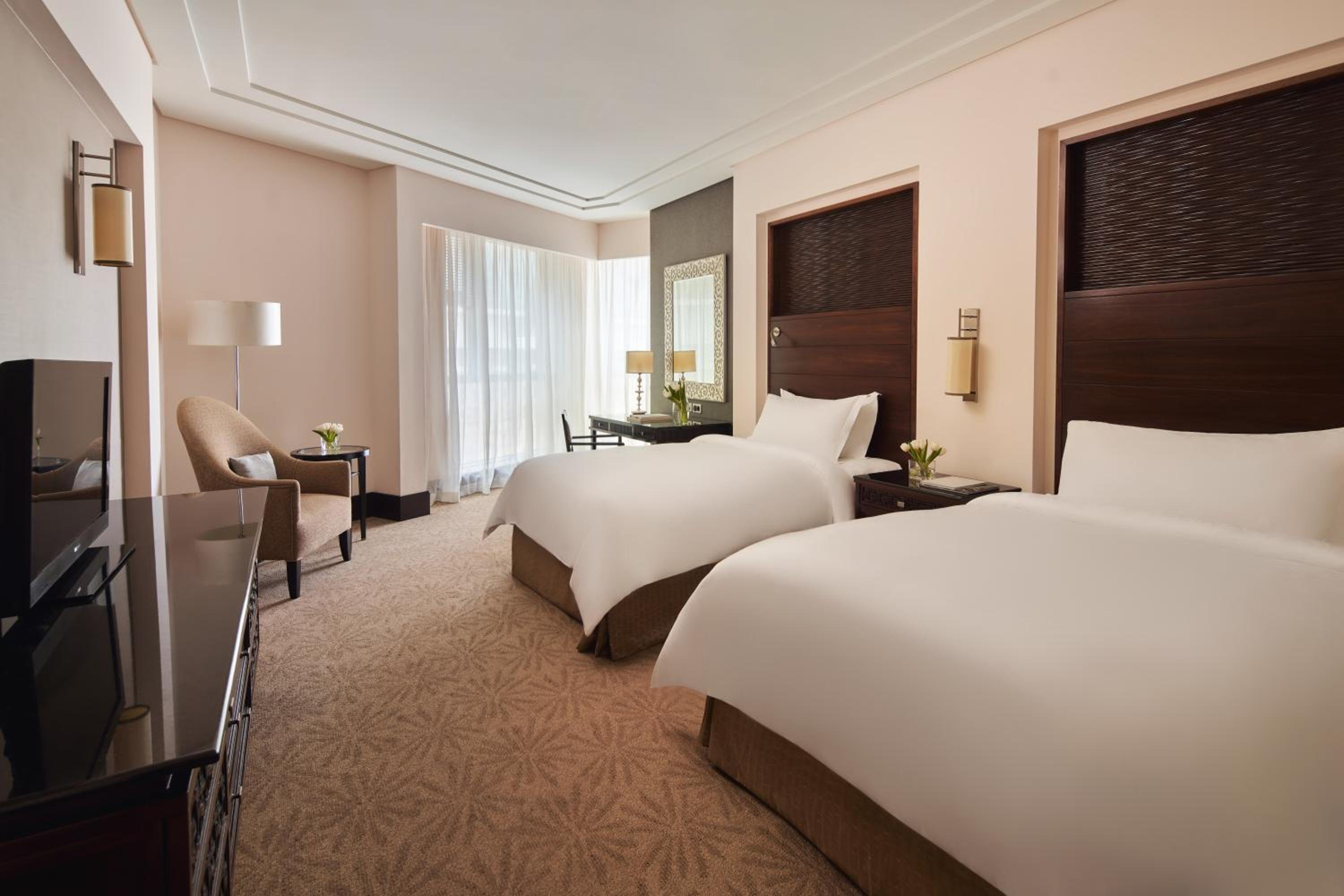 Fairmont Twin Room with City View