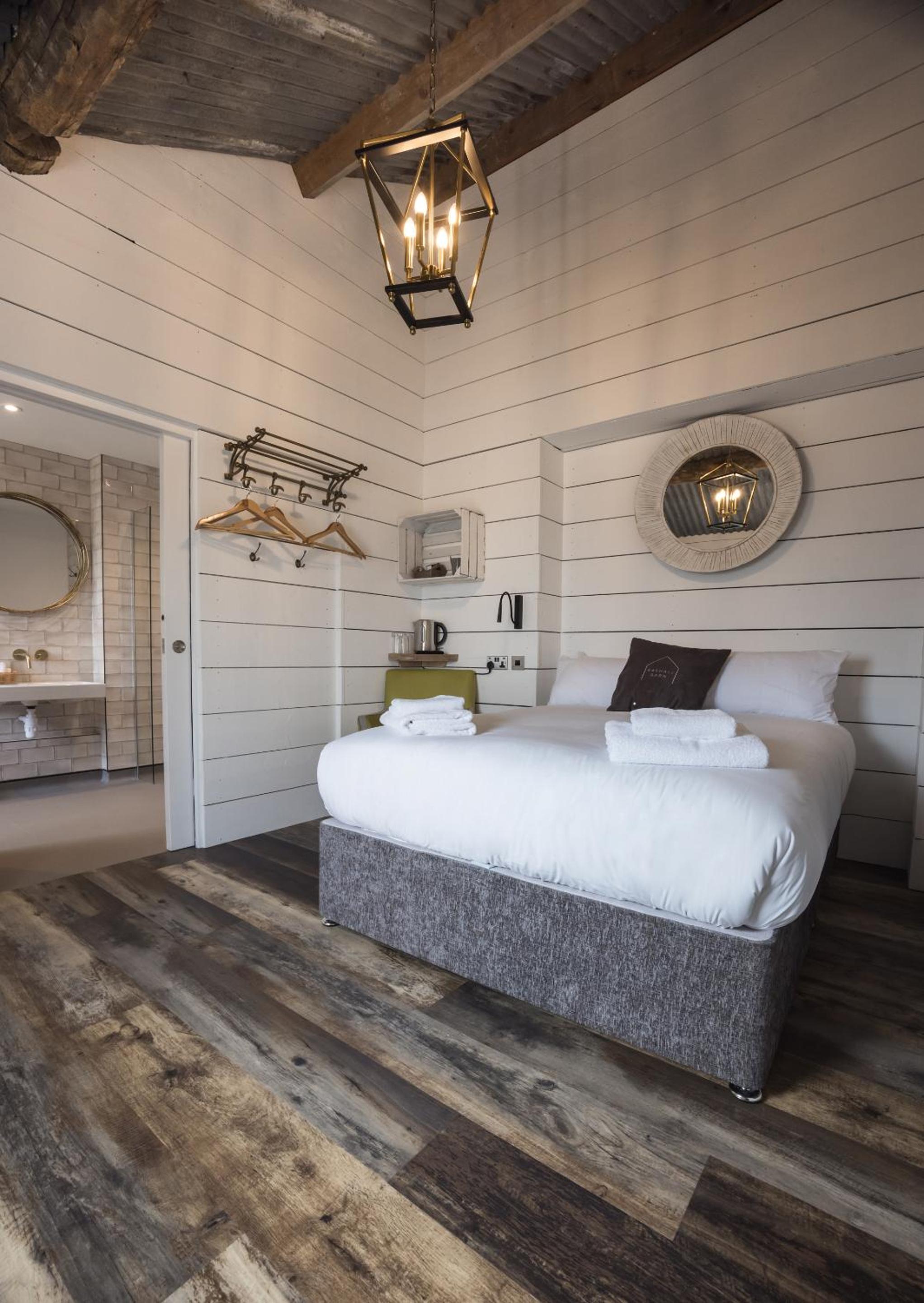Twin Room with Shower