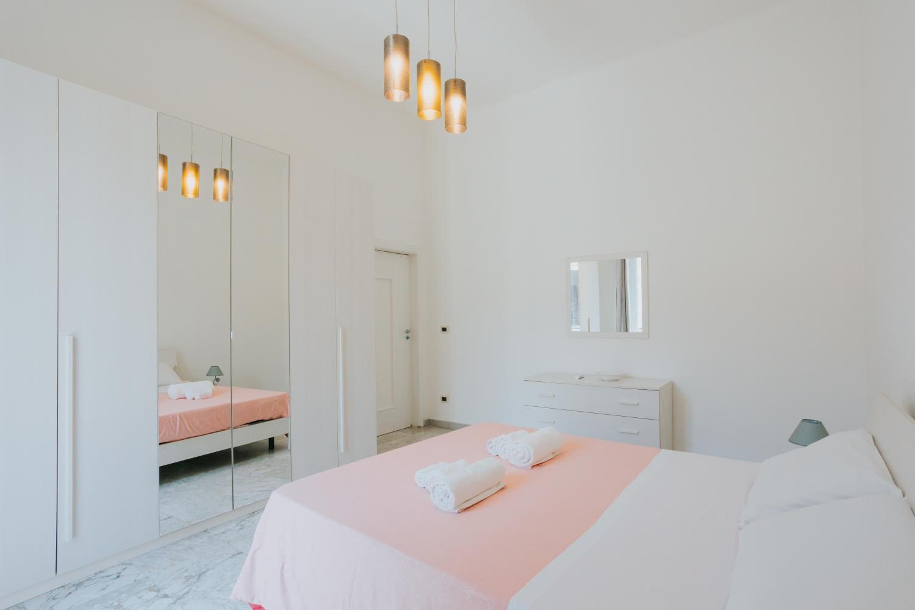 Deluxe Double or Twin Room with Spa Bath - Photo 10
