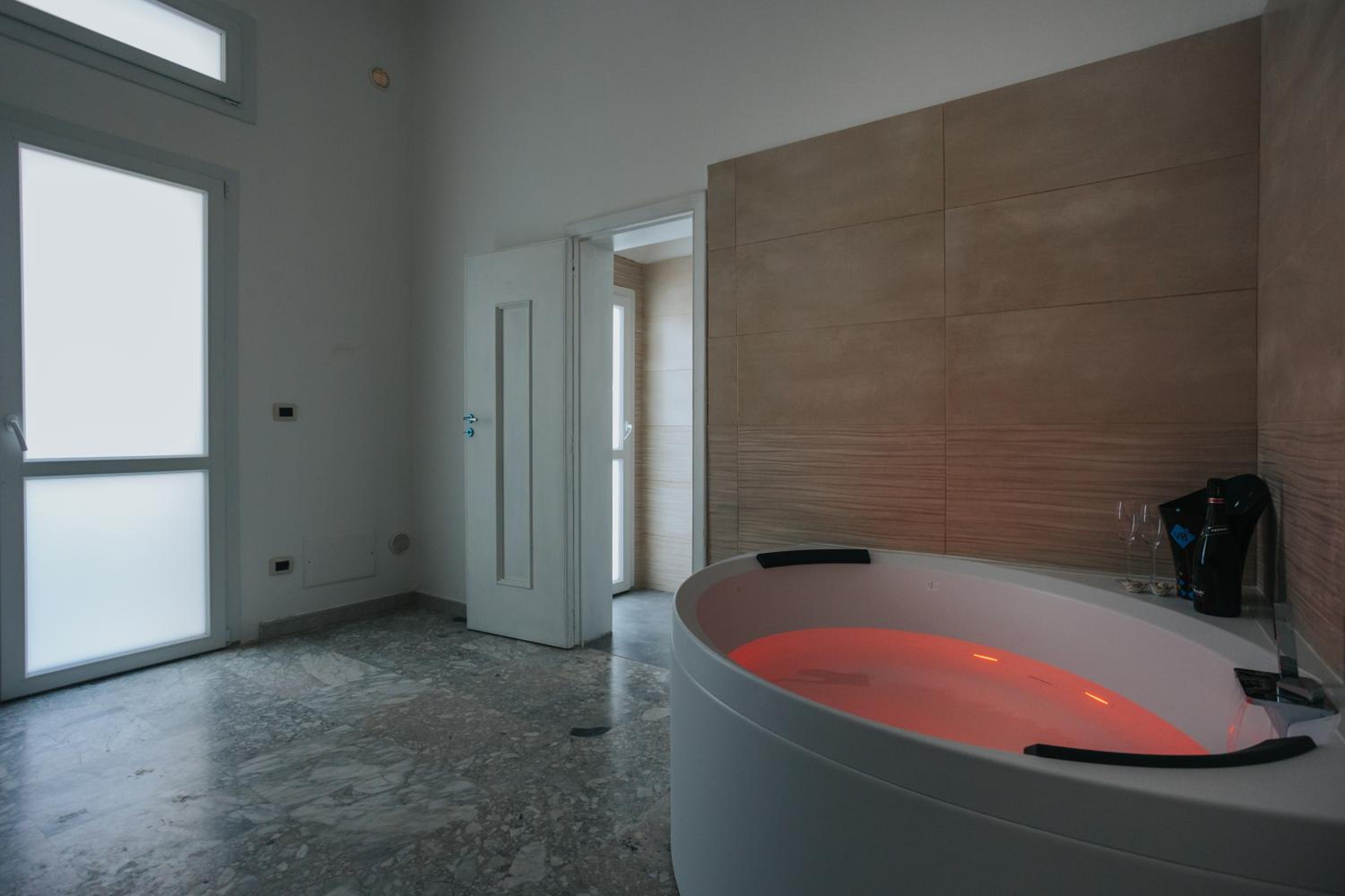 Deluxe Double or Twin Room with Spa Bath - Photo 27