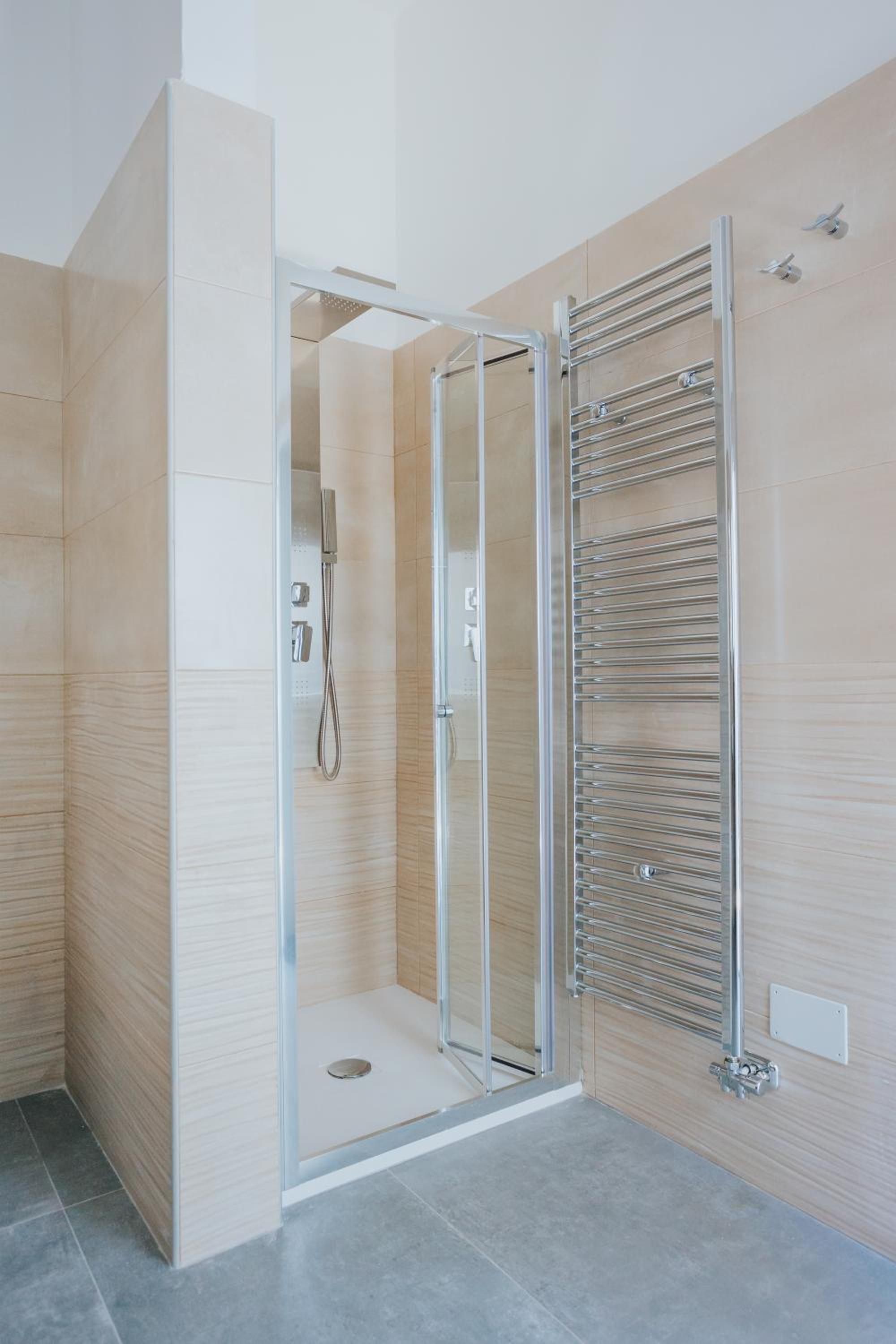 Deluxe Double or Twin Room with Spa Bath - Photo 2