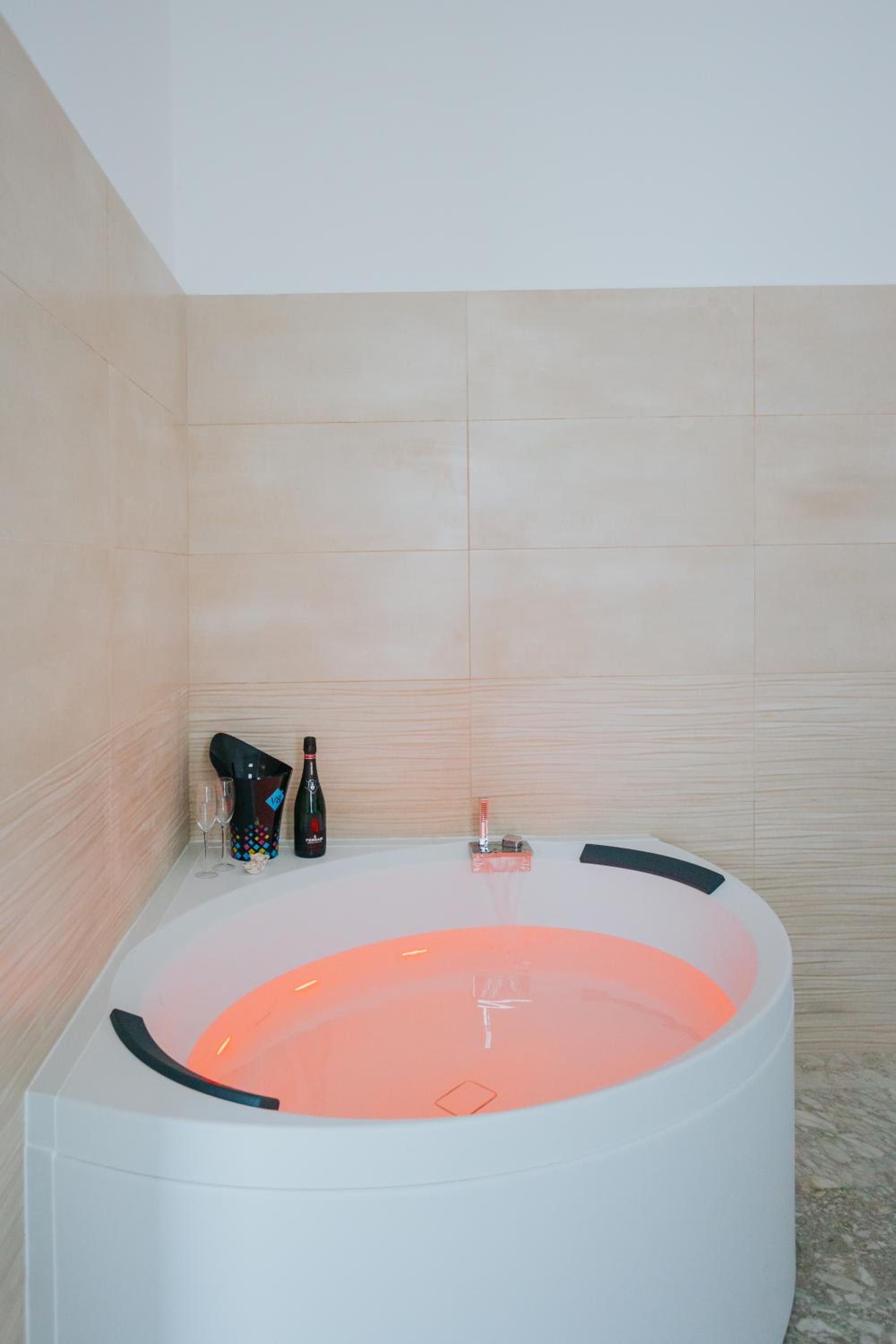 Deluxe Double or Twin Room with Spa Bath - Photo 28