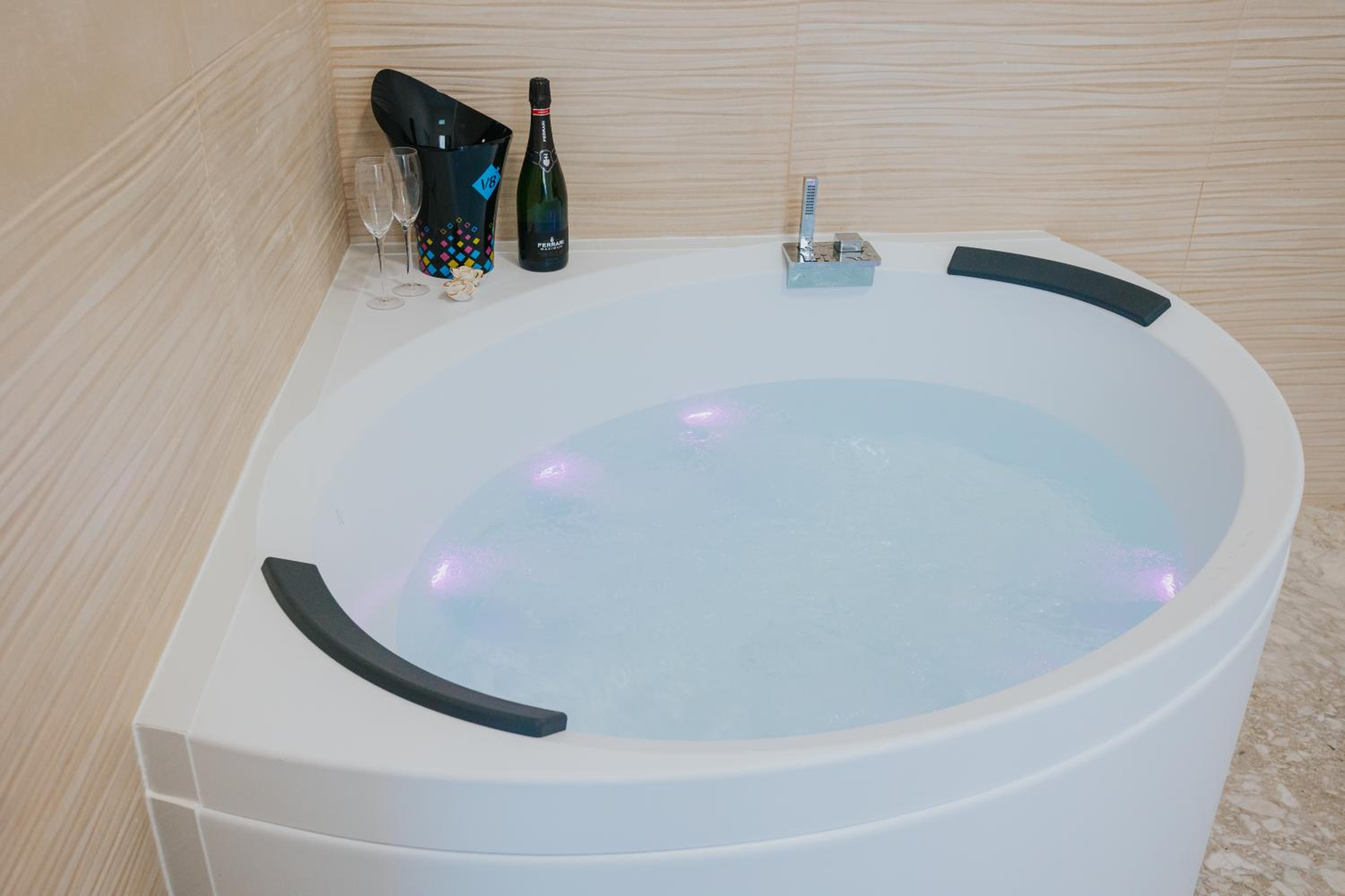 Deluxe Double or Twin Room with Spa Bath - Photo 24