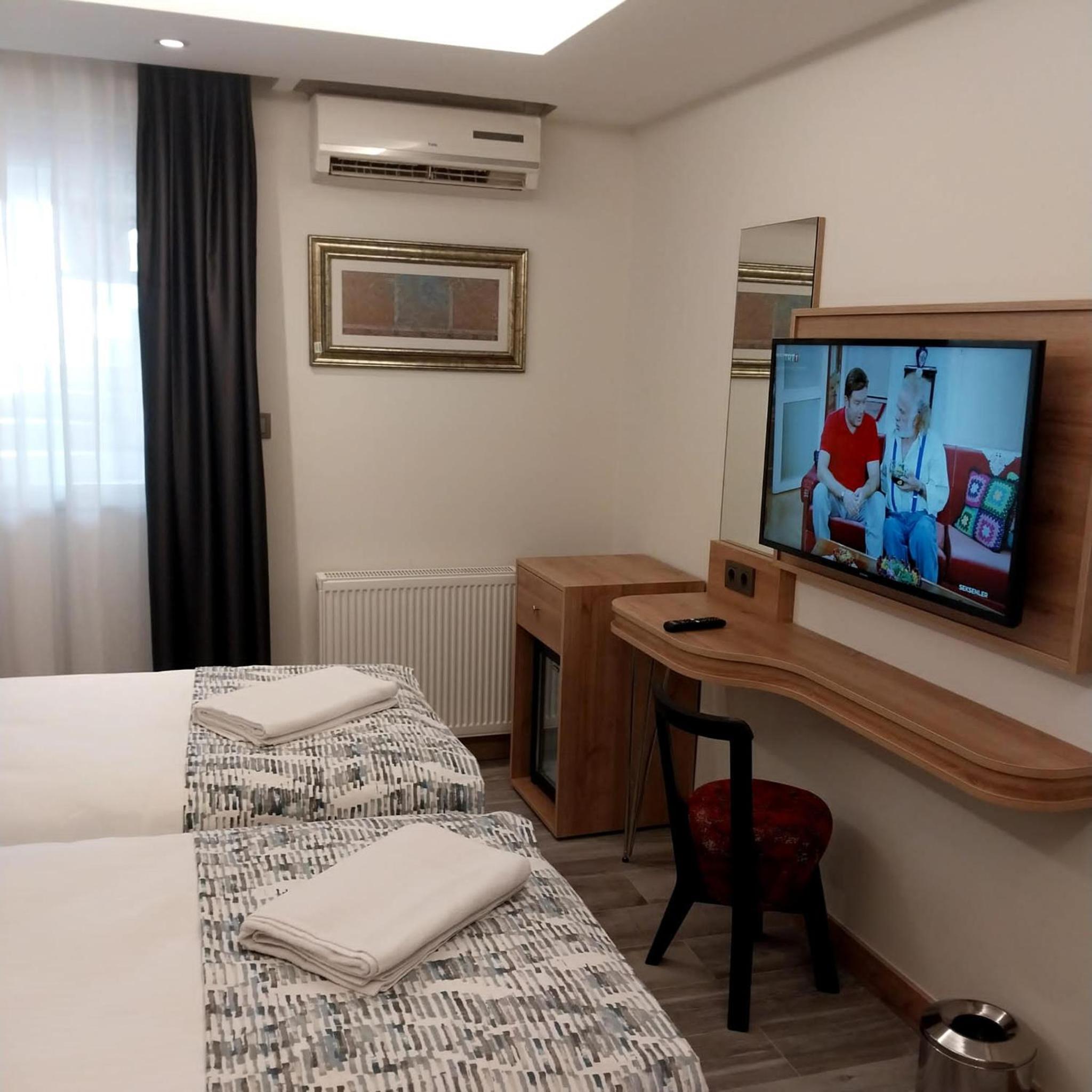 Twin Room - Photo 9