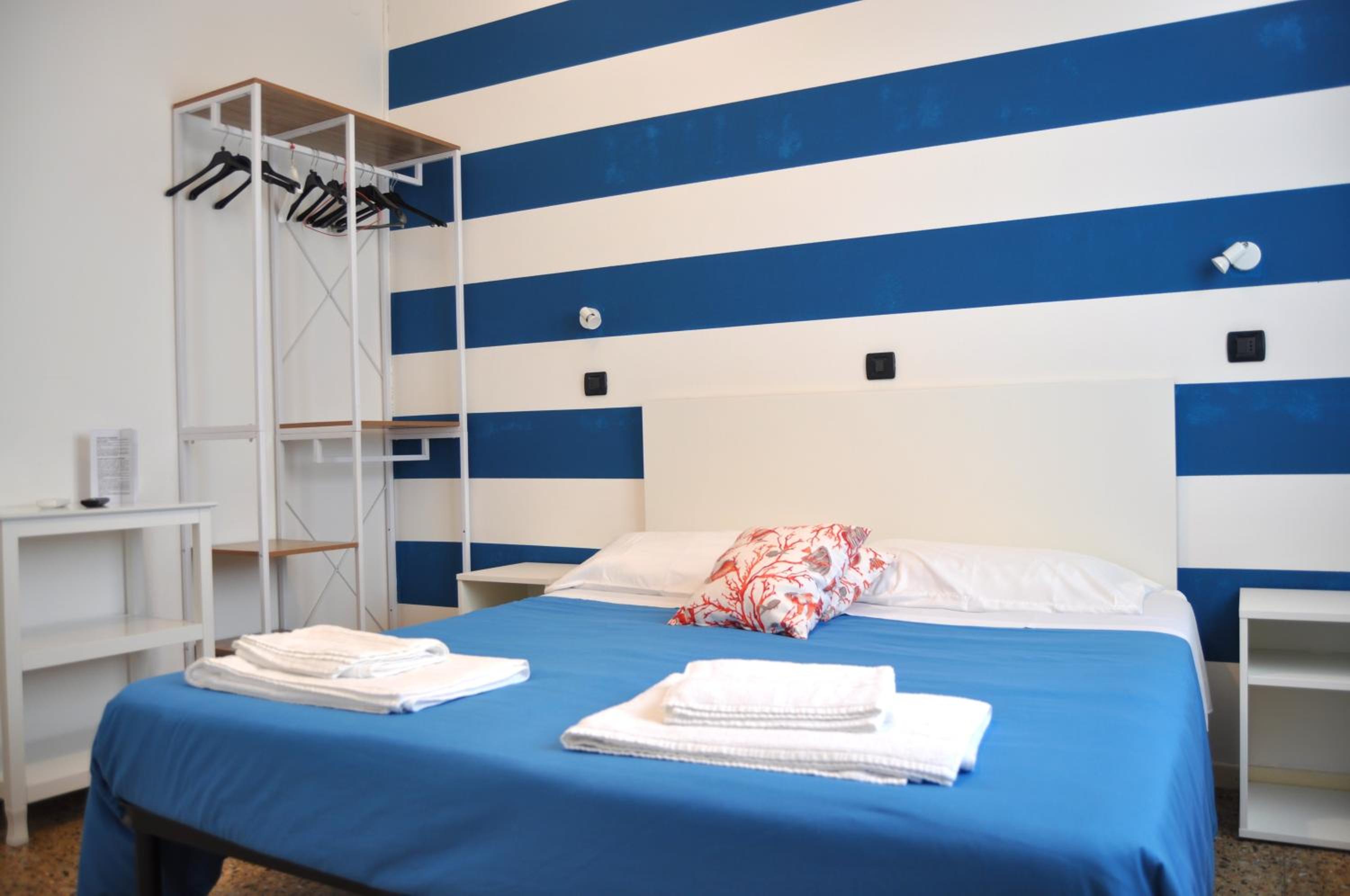 Standard Double or Twin Room  - Photo 1