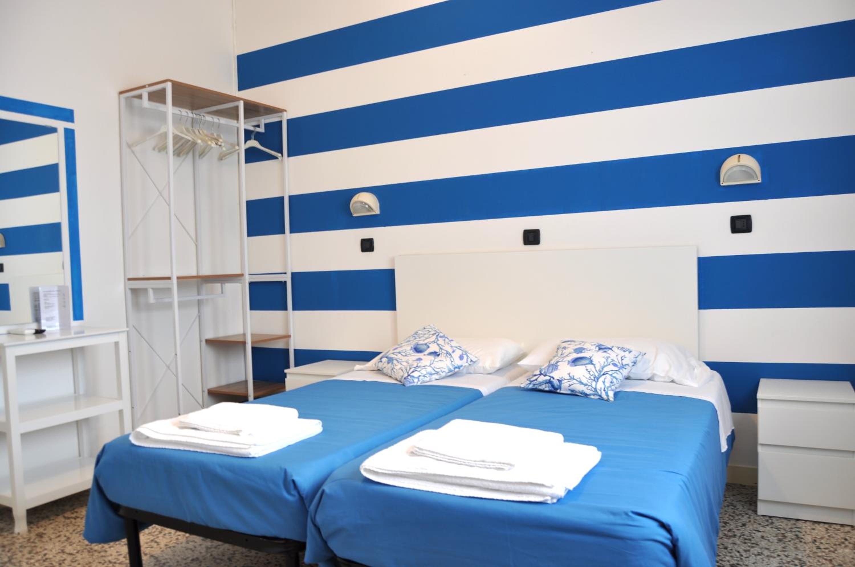 Standard Double or Twin Room  - Photo 6