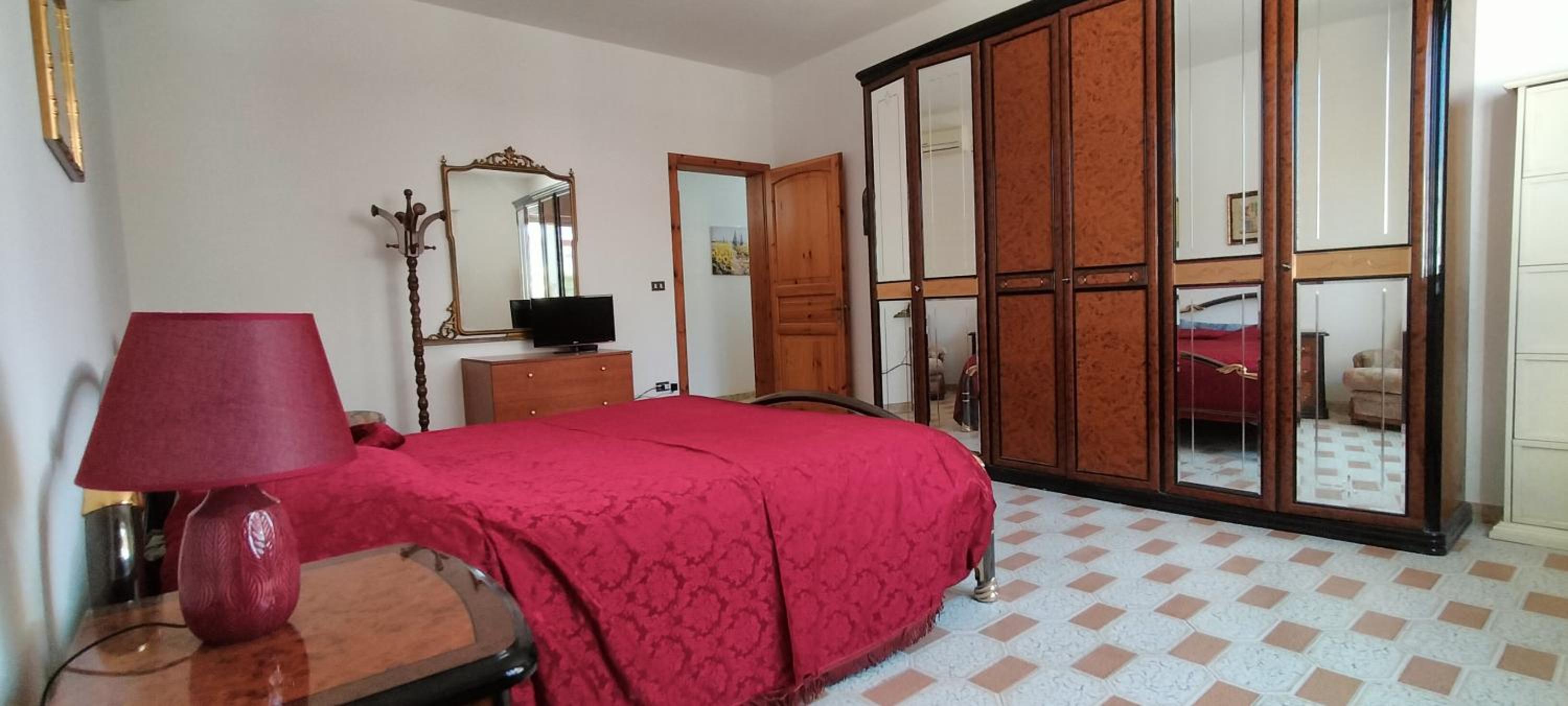Three-Bedroom House photo 3