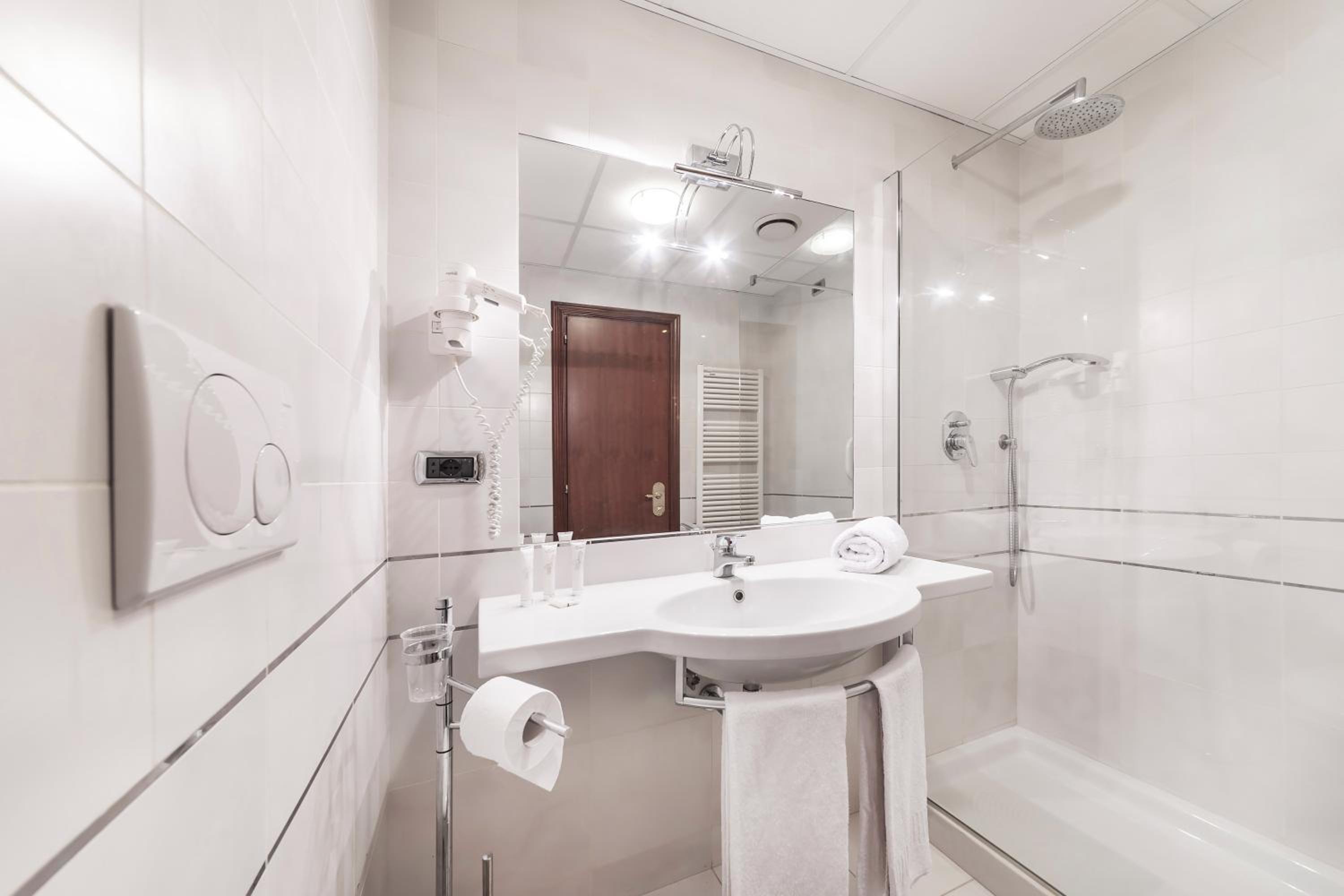 Comfort Triple Room with Spa Access - Photo 4