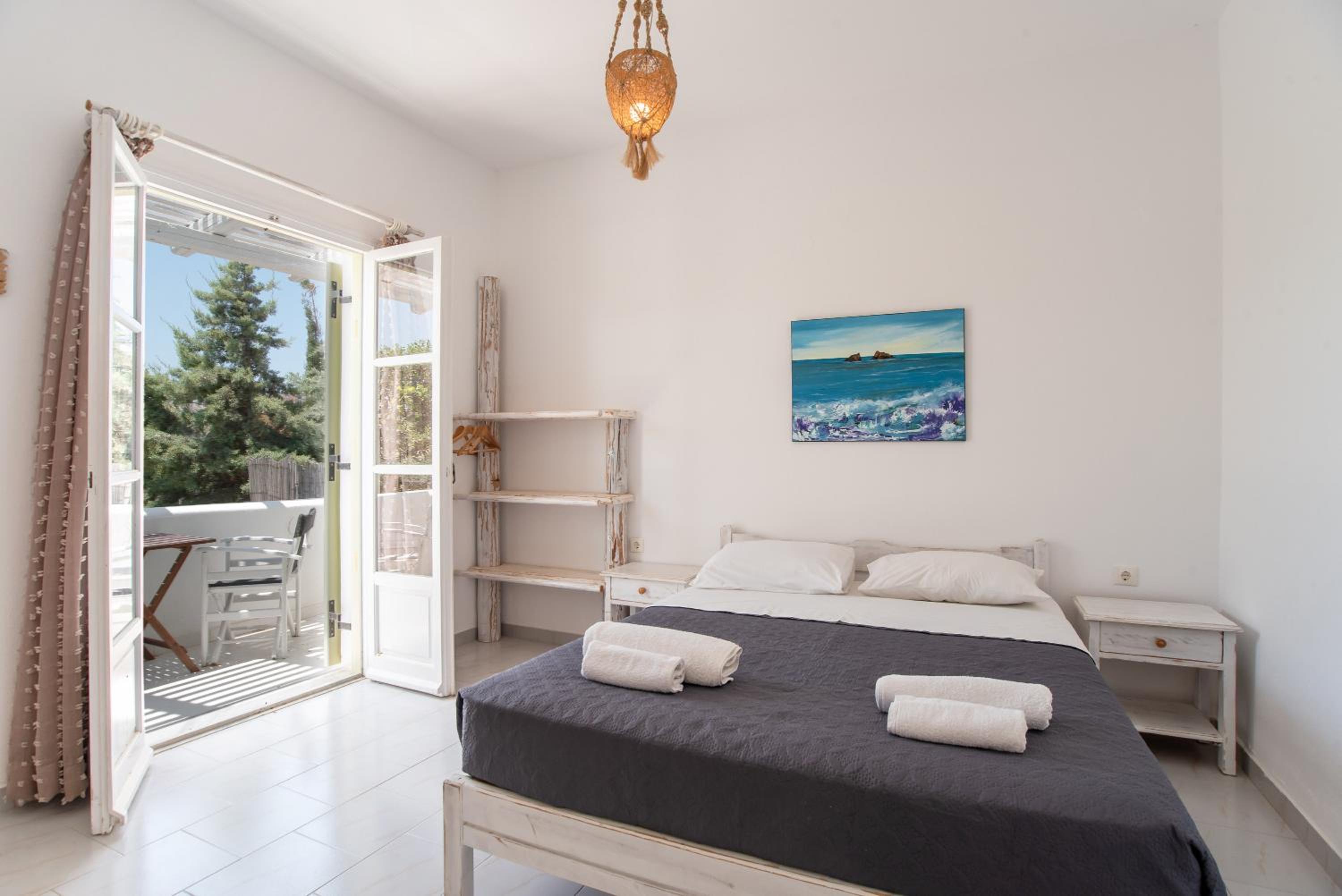 One-Bedroom House photo 1