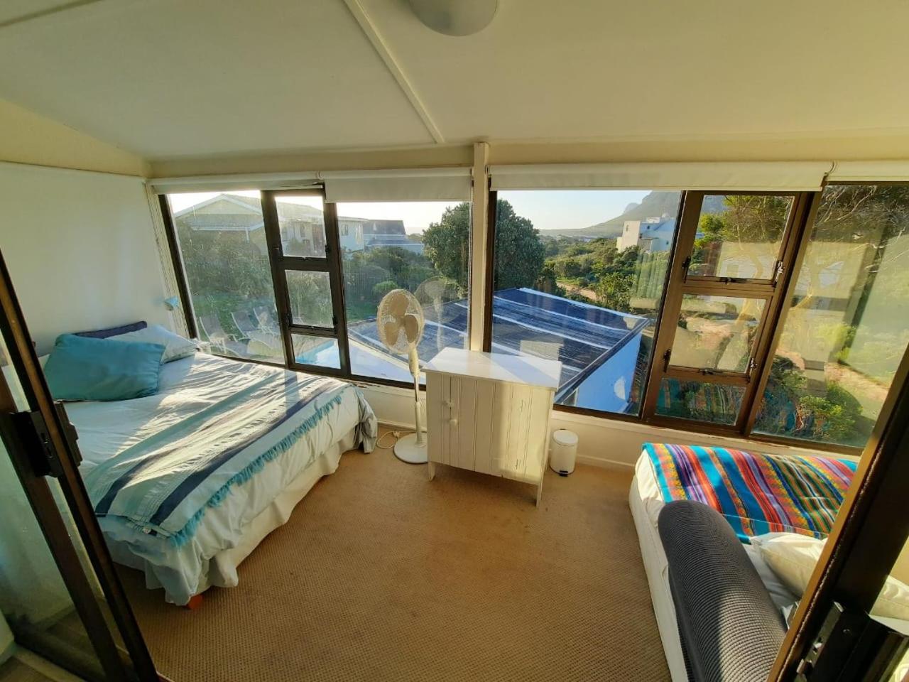 Four-Bedroom House photo 2