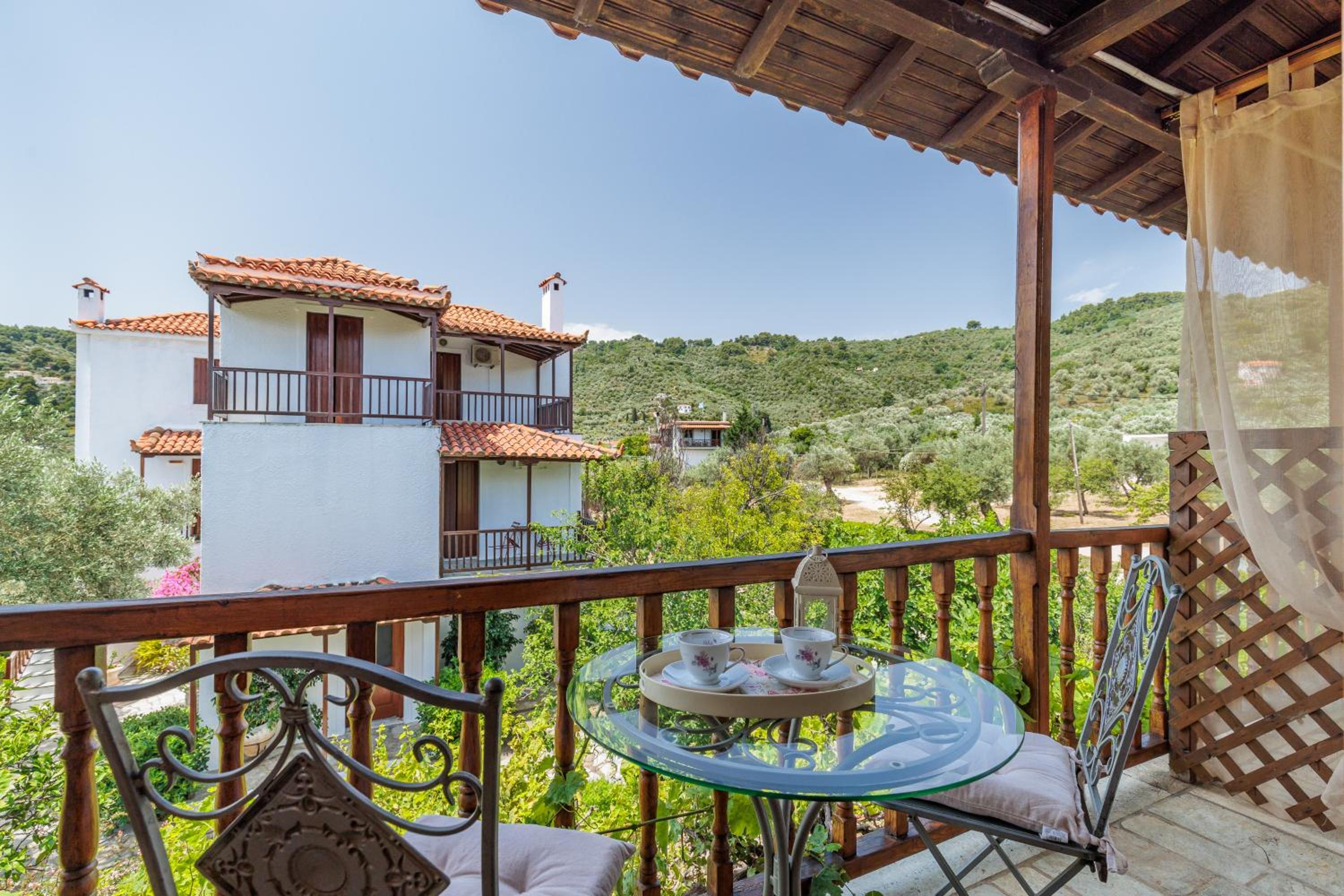 Double Room with Mountain View - Photo 8