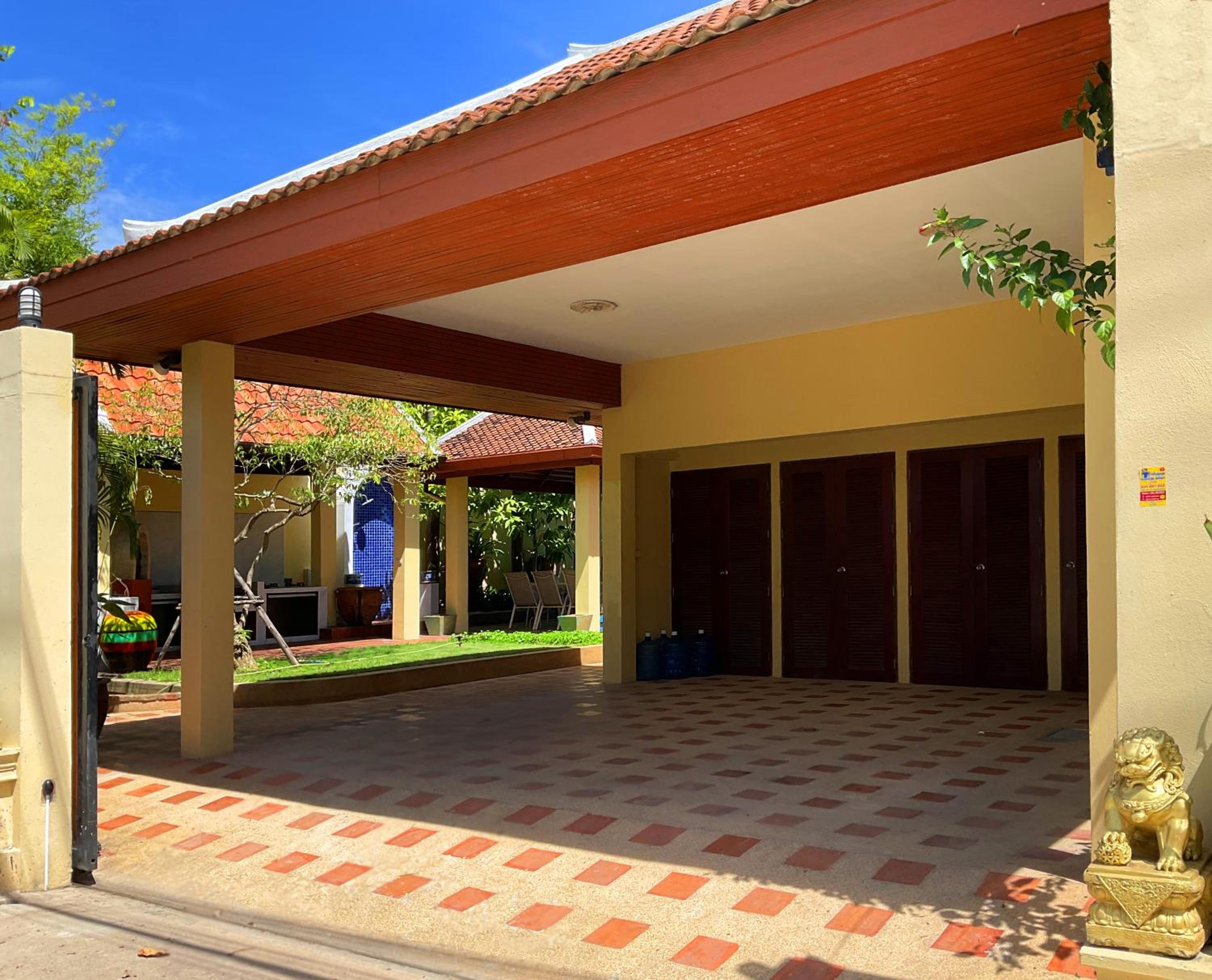 Villa with Private Pool photo 2