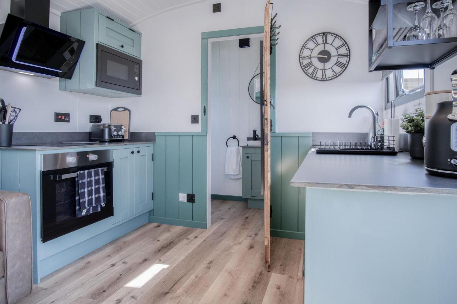 One-Bedroom House photo 2
