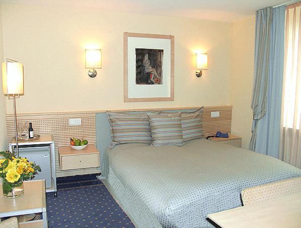 Double Room - Photo 8
