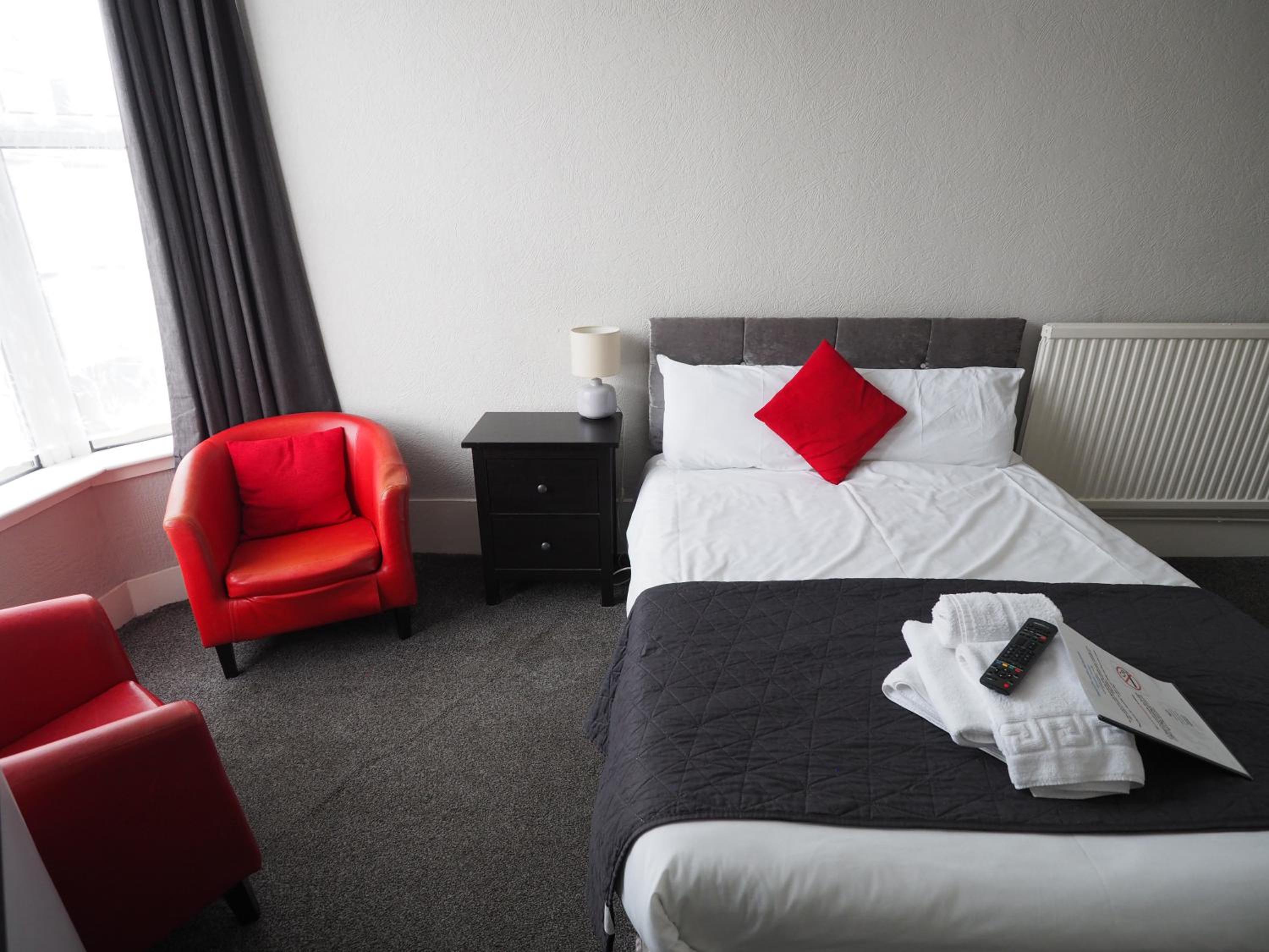 Deluxe Double Room with Shower photo 3