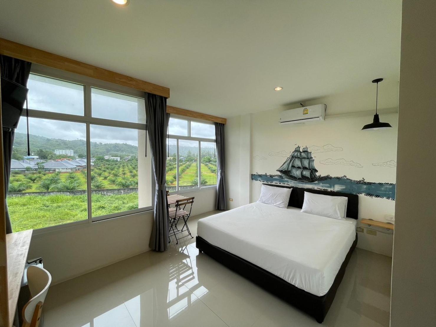 Deluxe King Room