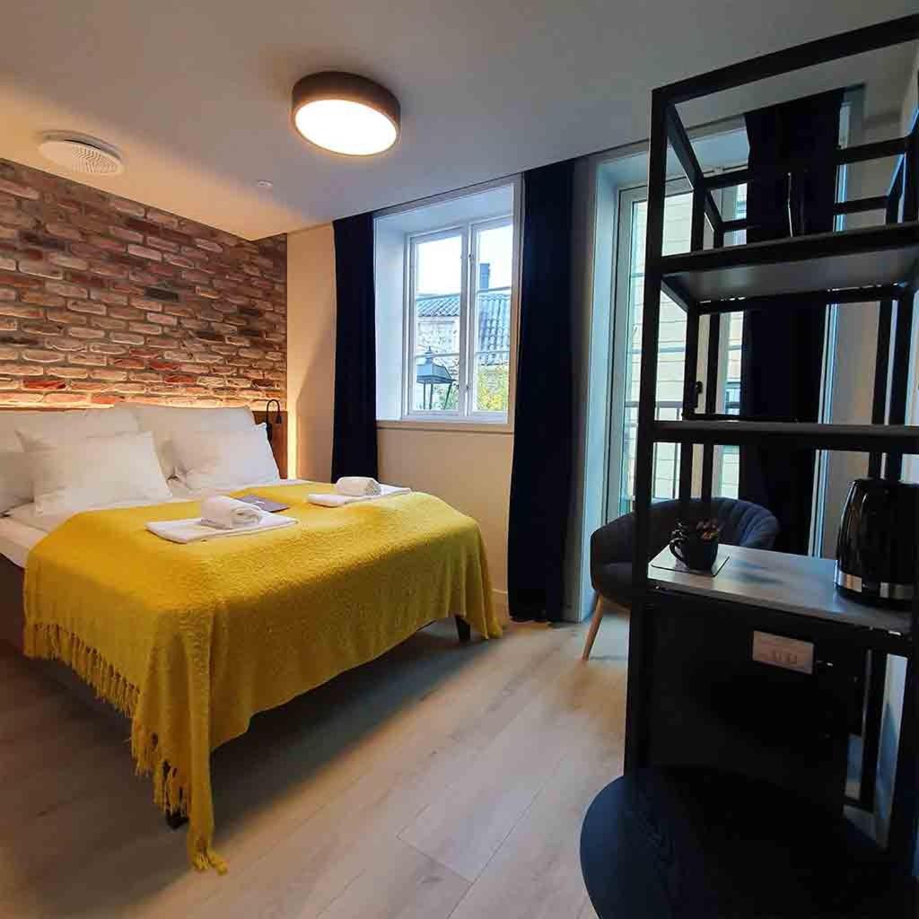 Standard Double Room - Photo 8