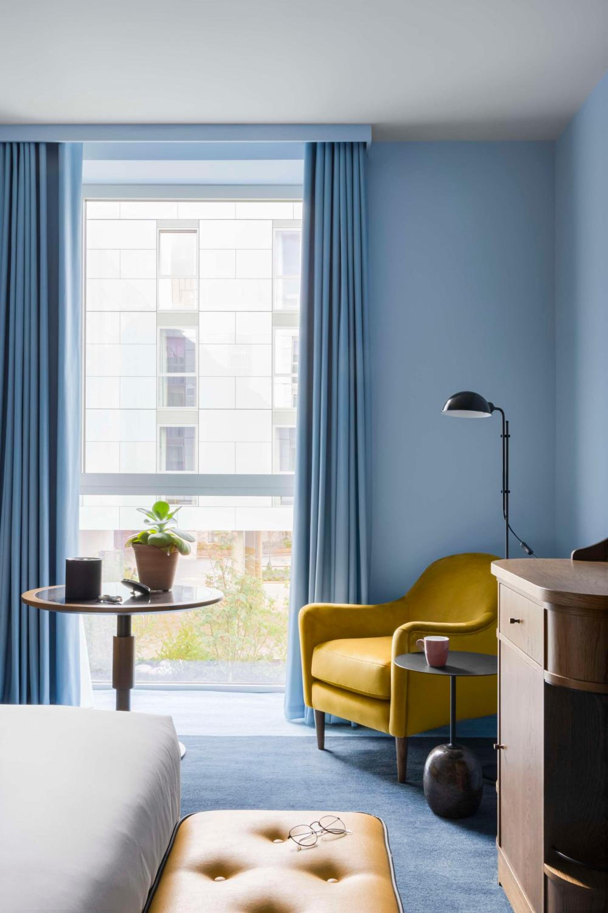 King Room with Courtyard View - Photo 12