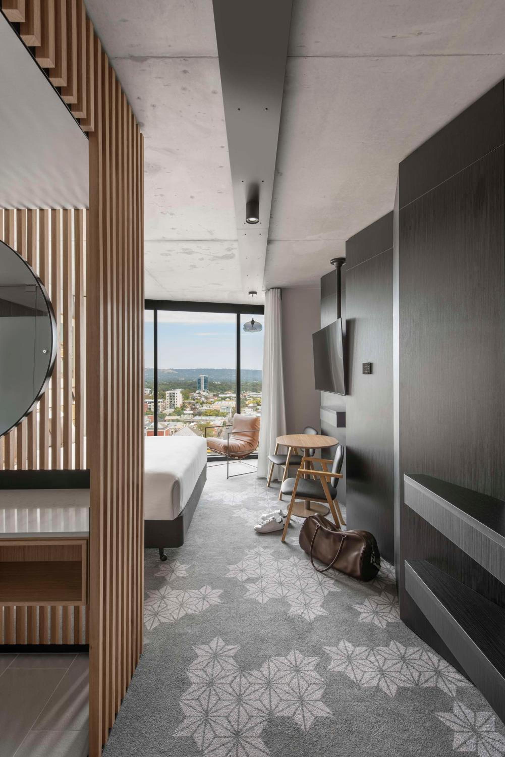 Deluxe Room King - Photo 2